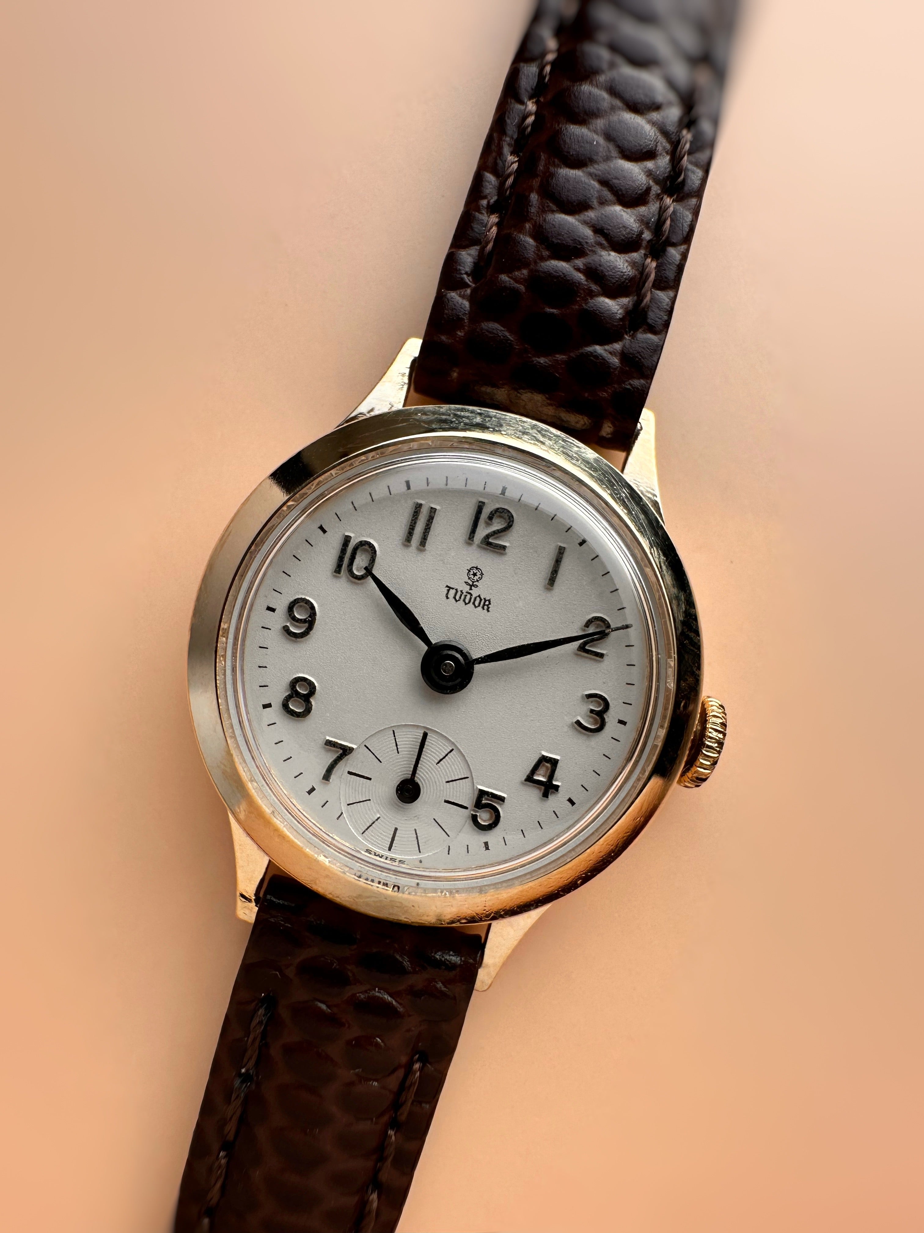 Exceptional Fancy Lugs B.W.C Case Solid 9ct Yellow Gold Ladies Tudor Mechanical Watch 60s