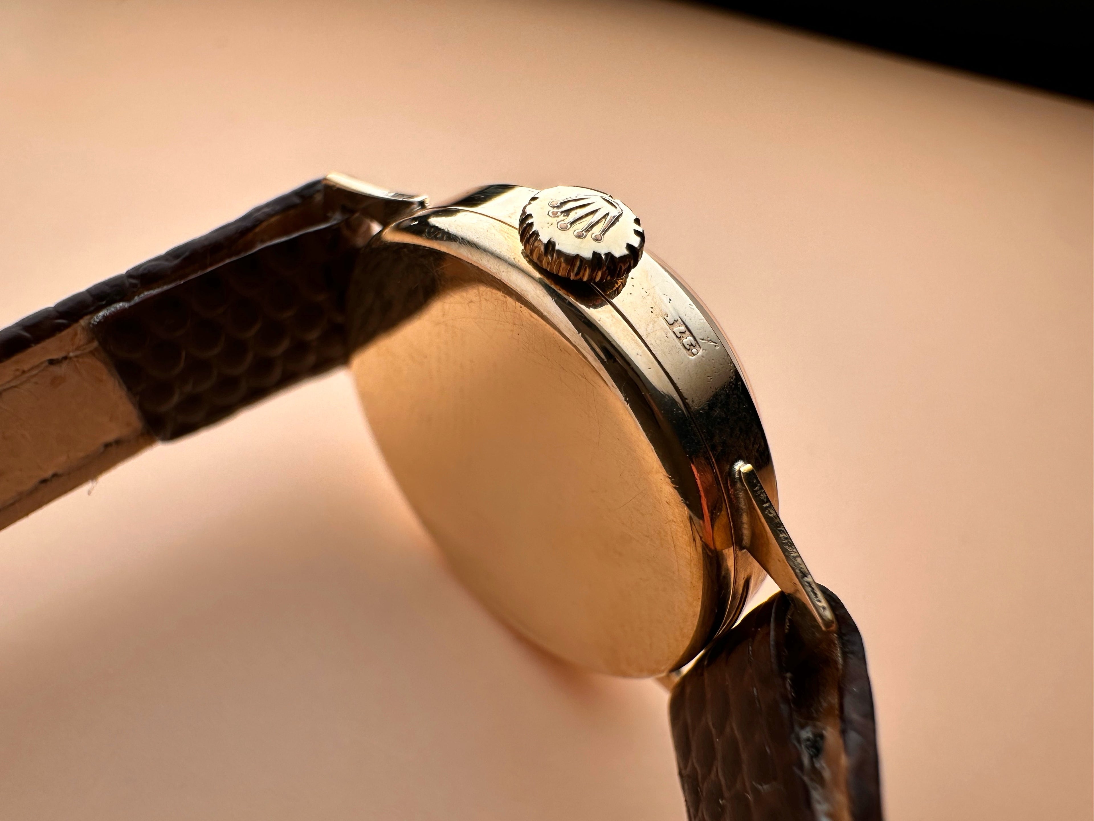 Exceptional Fancy Lugs B.W.C Case Solid 9ct Yellow Gold Ladies Tudor Mechanical Watch 60s