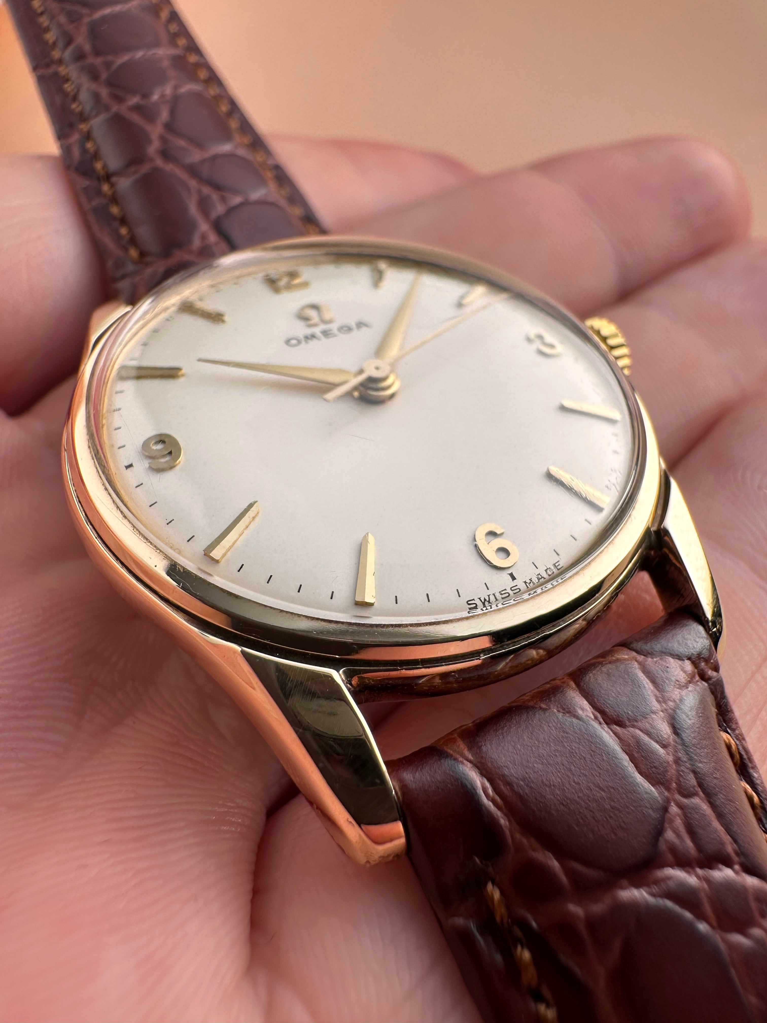 Stunning 1960 OMEGA SOLID 9ct GOLD Ivory Dial CAL 285 Ref: 928 Gent’s WATCH