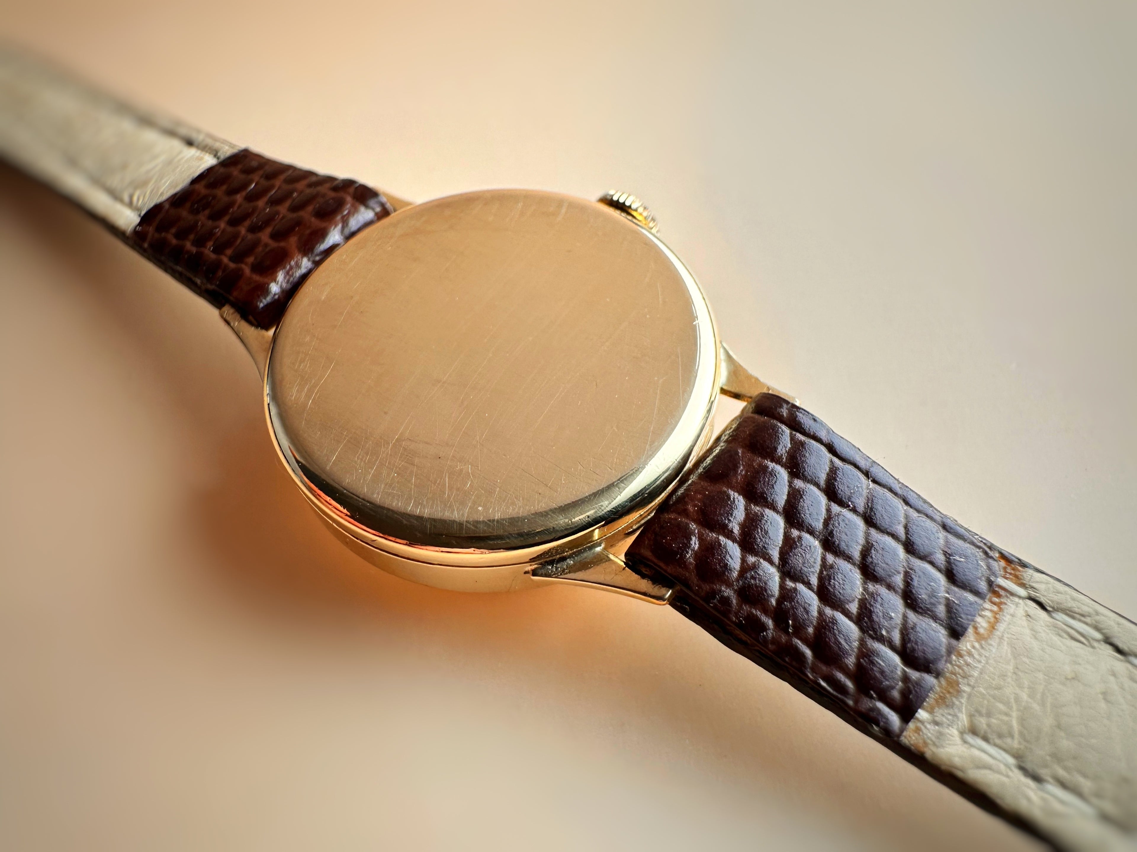 Exceptional Fancy Lugs B.W.C Case Solid 9ct Yellow Gold Ladies Tudor Mechanical Watch 60s