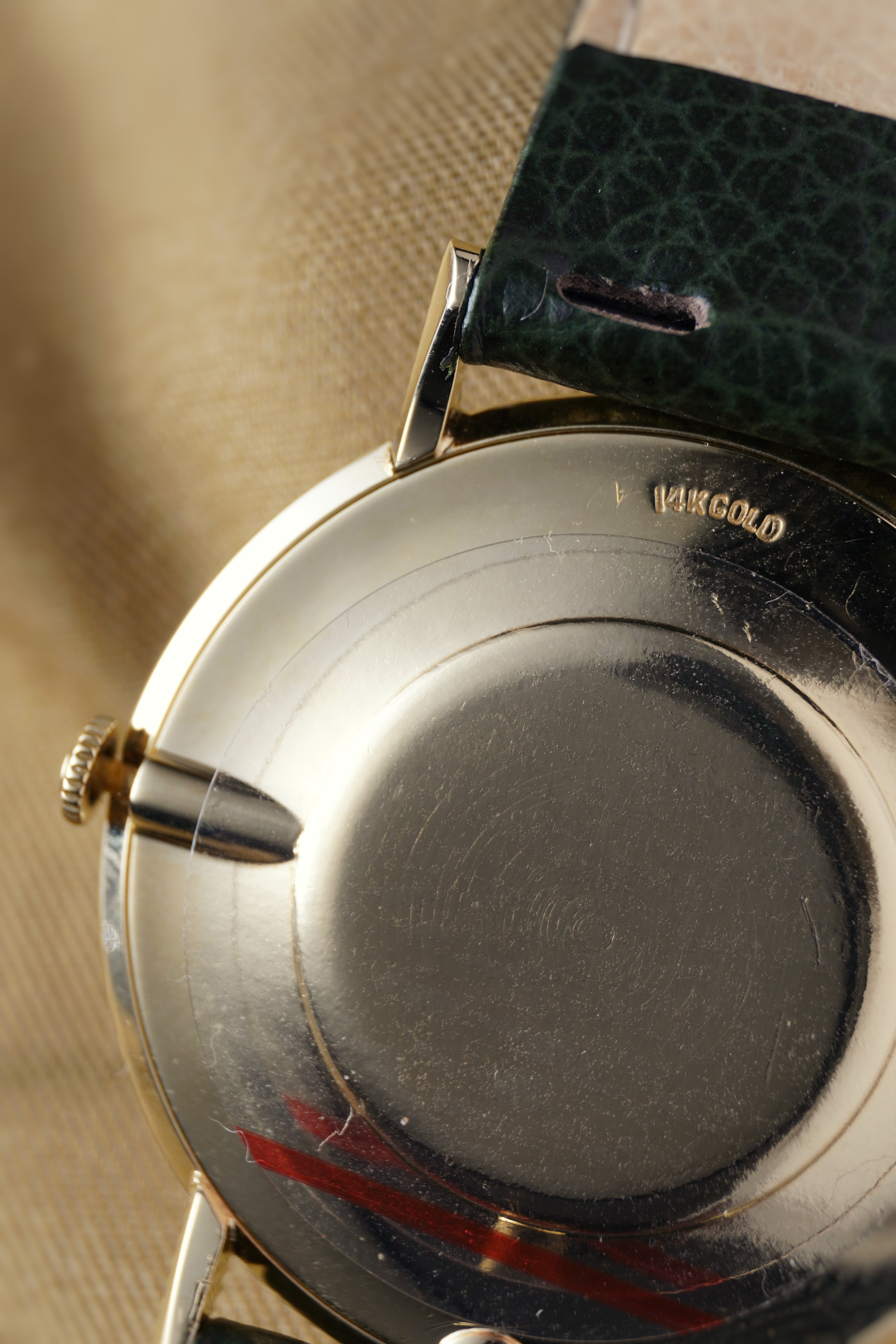 A Refined and Elegant 1970s Gents Omega Dress Watch in Solid 14k Gold – Featuring a Rare Ross Case (US MARKET)