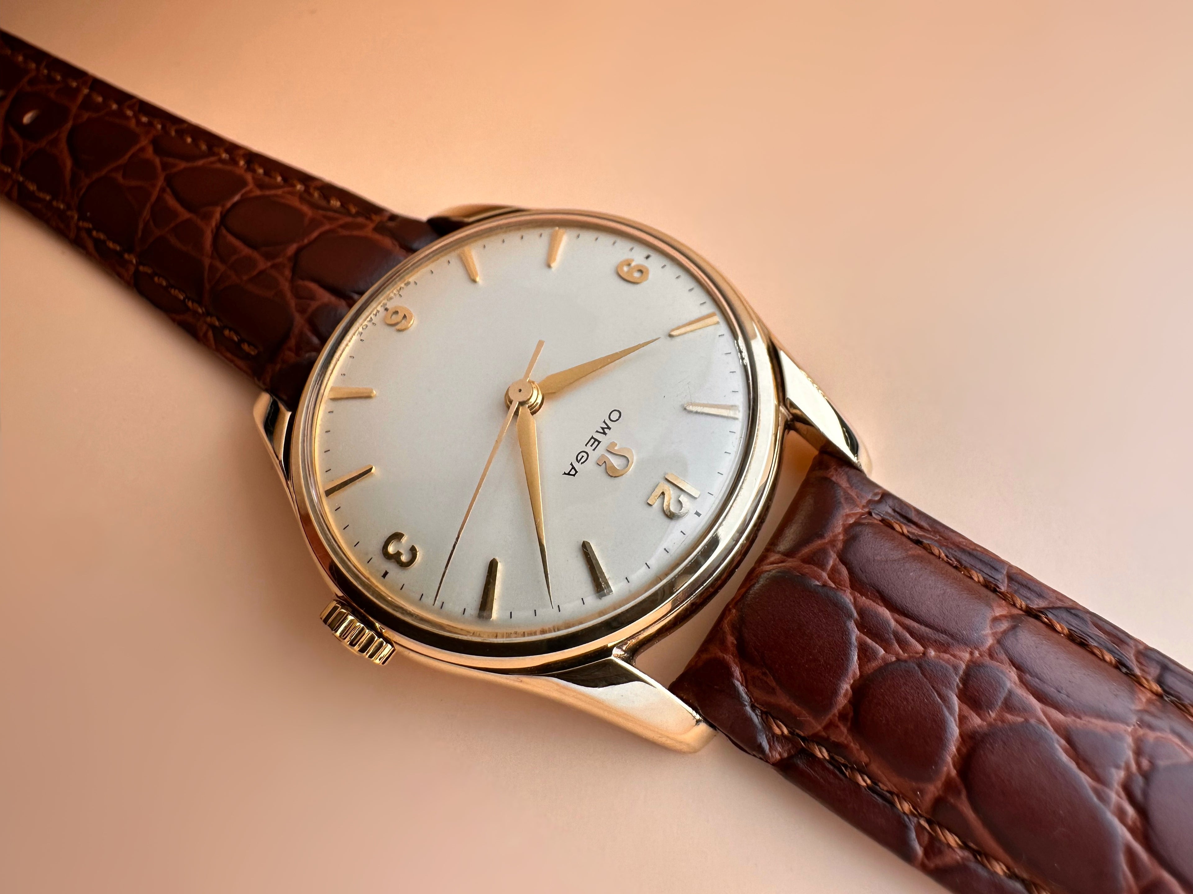 Stunning 1960 OMEGA SOLID 9ct GOLD Ivory Dial CAL 285 Ref: 928 Gent’s WATCH