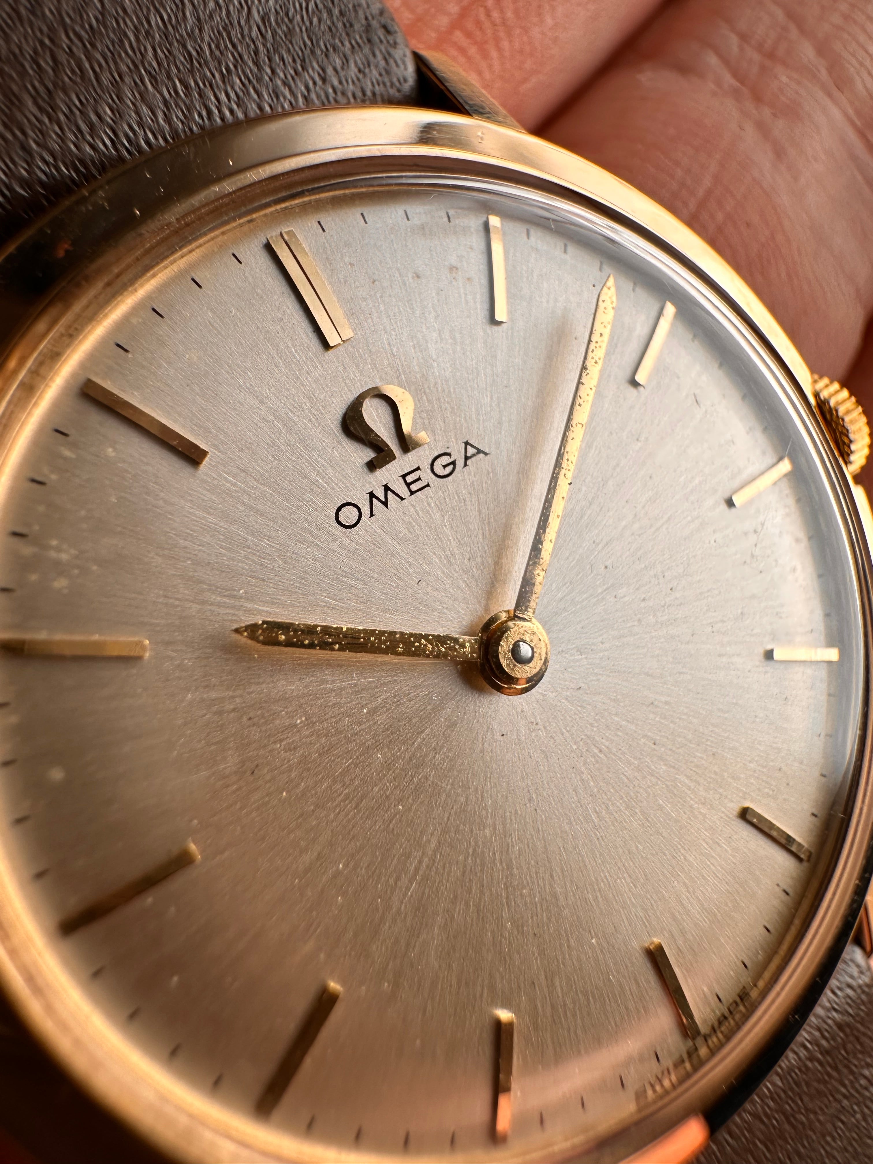 Fabulous early 70s Gents Omega De Ville Ultra Slim Solid 9ct Yellow Gold Cased In London 1971  – REF: 111.5022