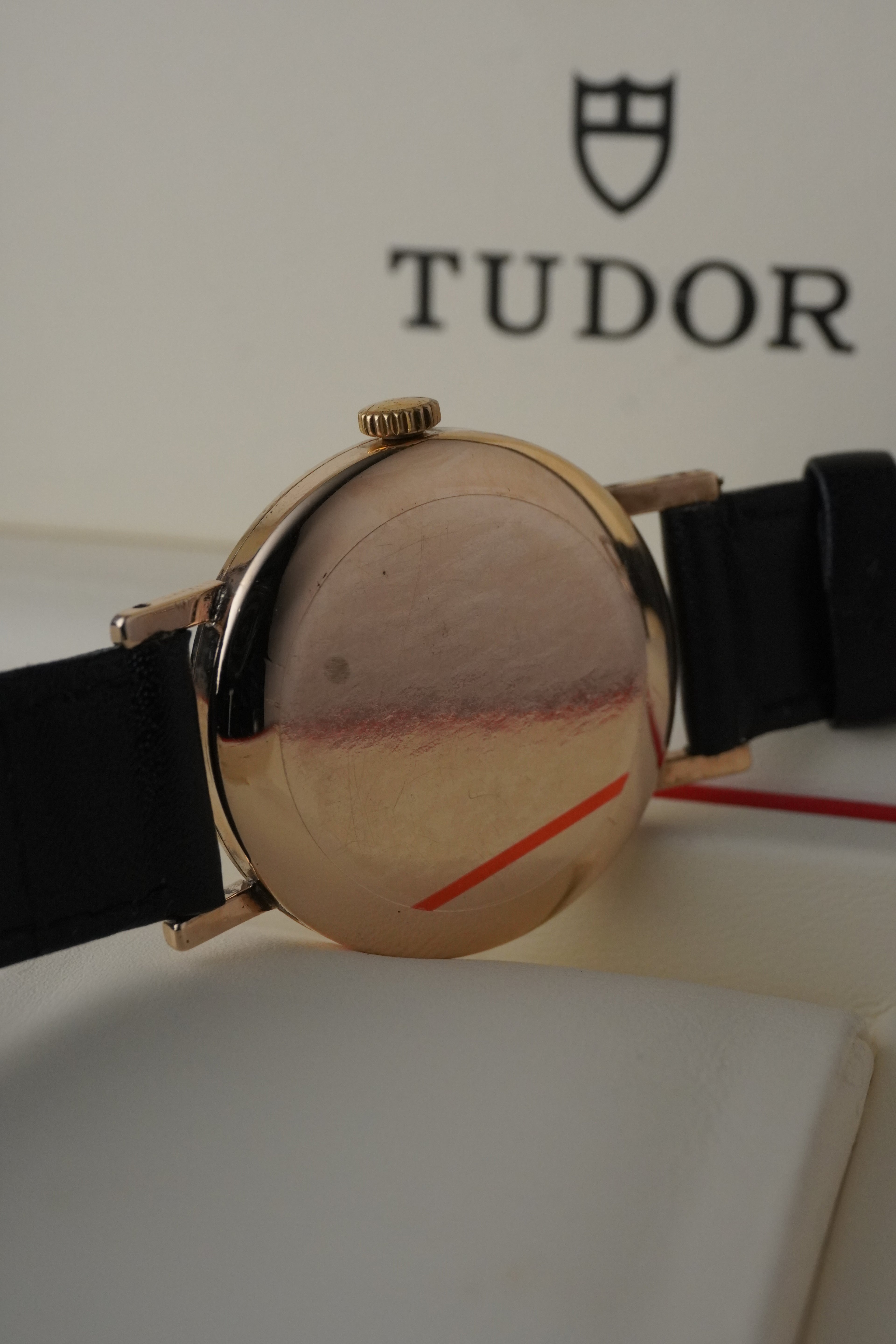 Vintage Tudor Gents Dress Watch – Solid  9ct Gold Gold Rolex-Made Case | Manual Wind