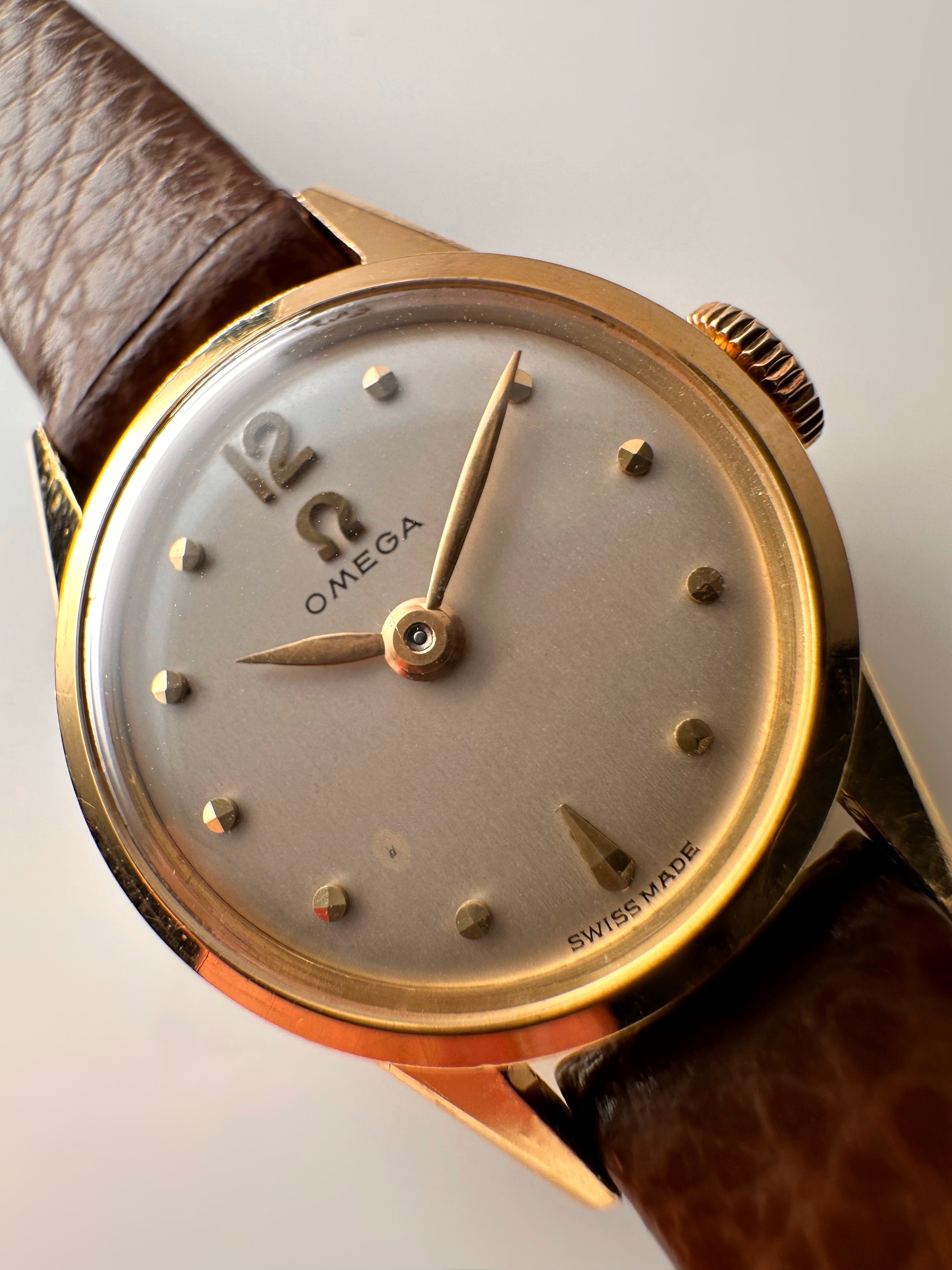 Attractive Solid 18ct Yellow Gold Ladies Omega  Vintage From early 50s Rare Hour Index