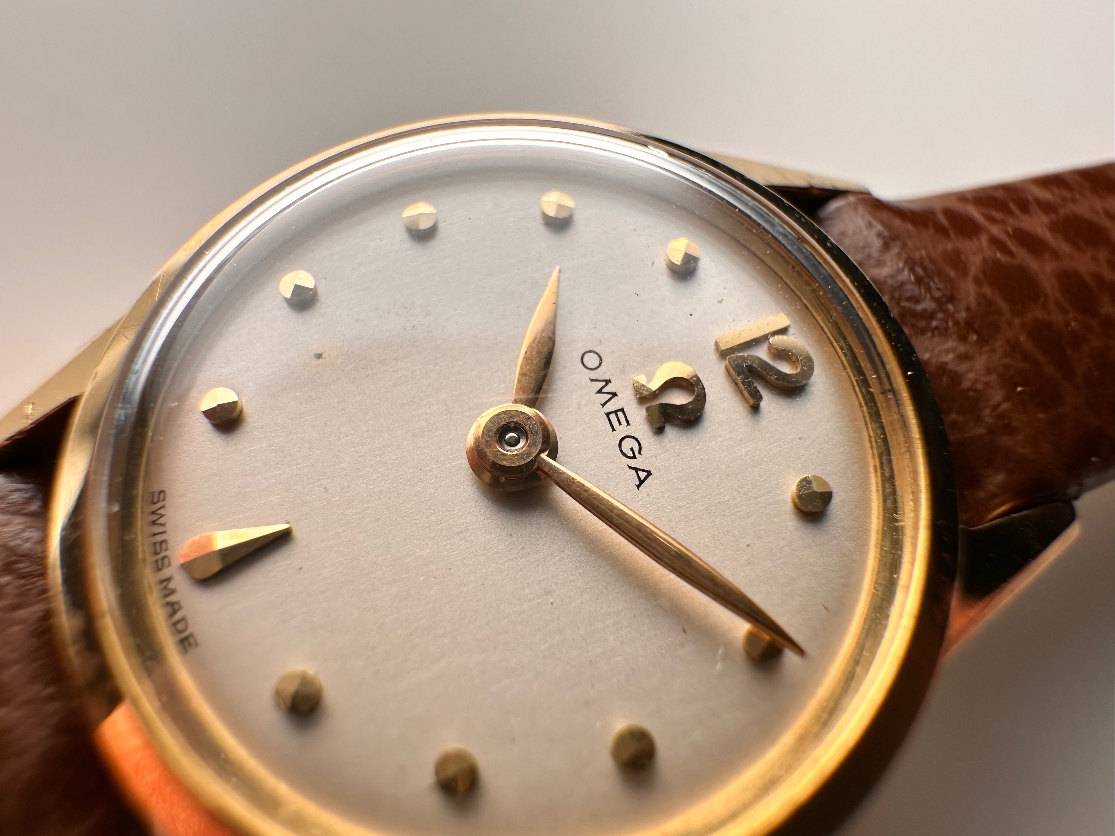 Attractive Solid 18ct Yellow Gold Ladies Omega  Vintage From early 50s Rare Hour Index