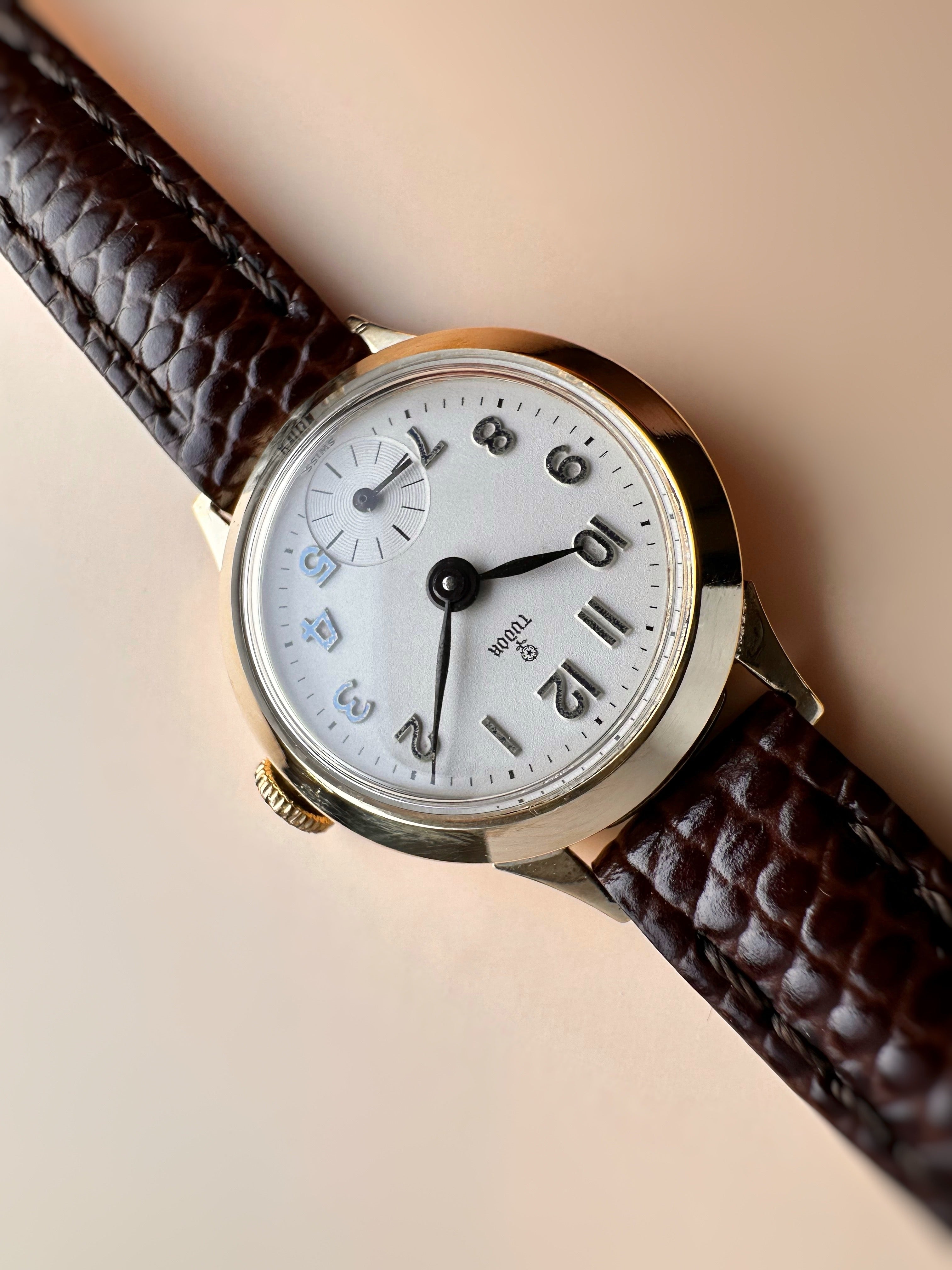 Exceptional Fancy Lugs B.W.C Case Solid 9ct Yellow Gold Ladies Tudor Mechanical Watch 60s
