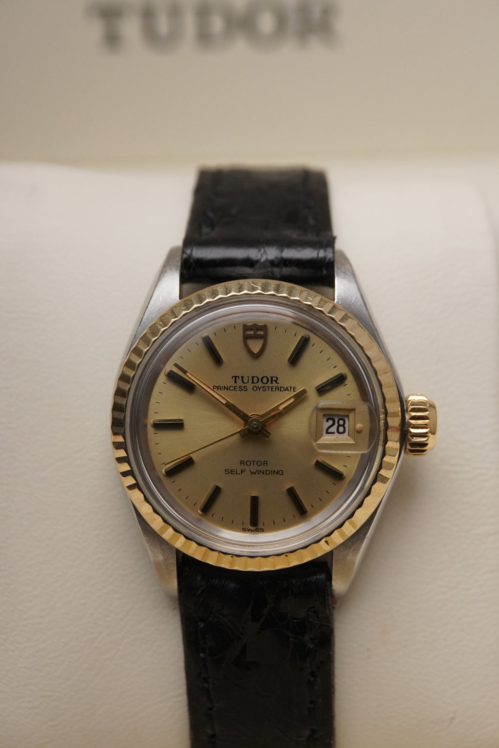 Ladies Mid 80s Tudor\Rolex Princess Automatic Oysterdate Solid 18ct Fluted Yellow Gold Bezel Ref: 92413 Quick Set
