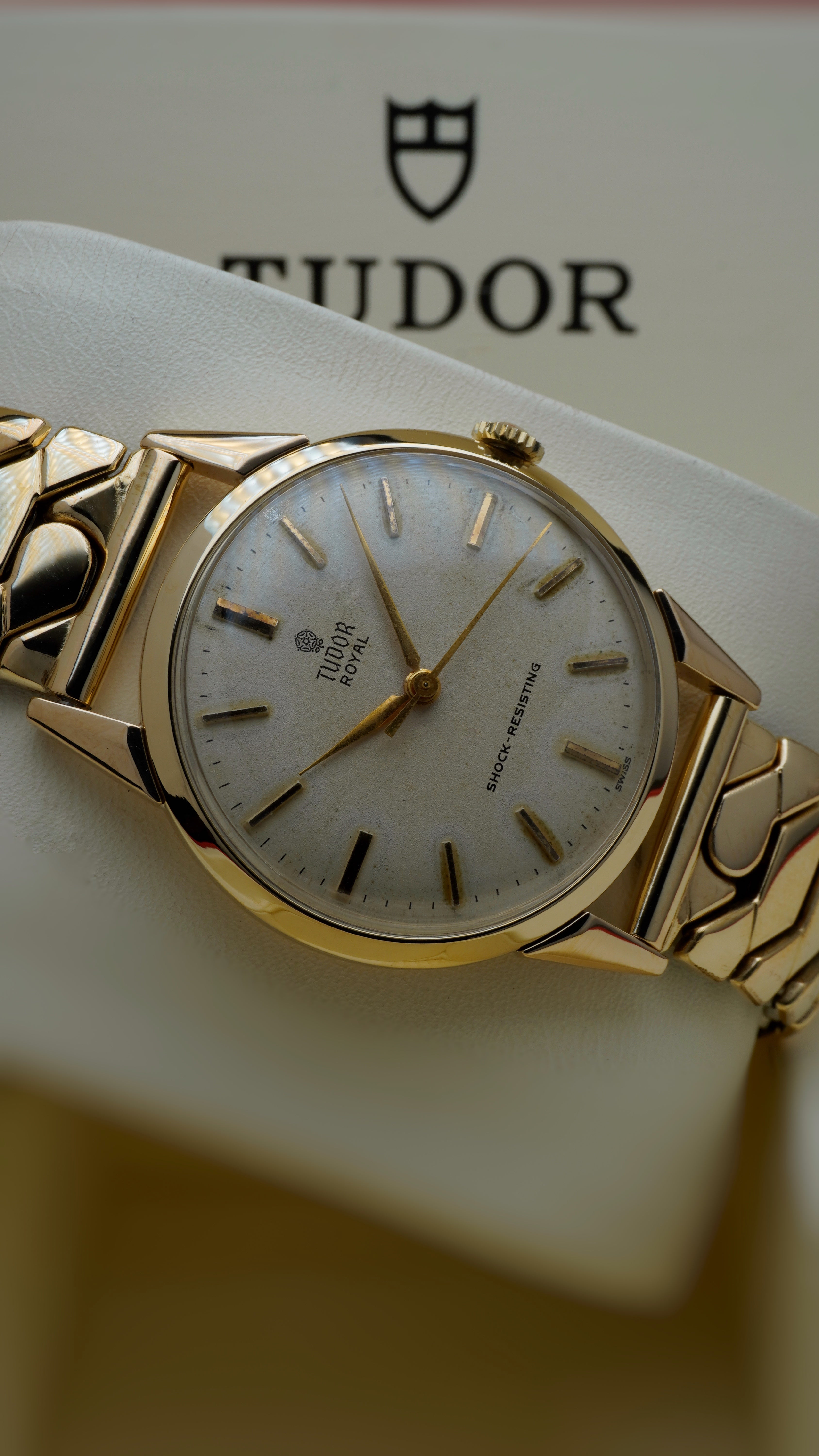 Vintage Tudor Royal Shock Resisting– 9ct Solid Yellow Gold Rolex-Made Case – Manual Wind – 35mm – c.1970s