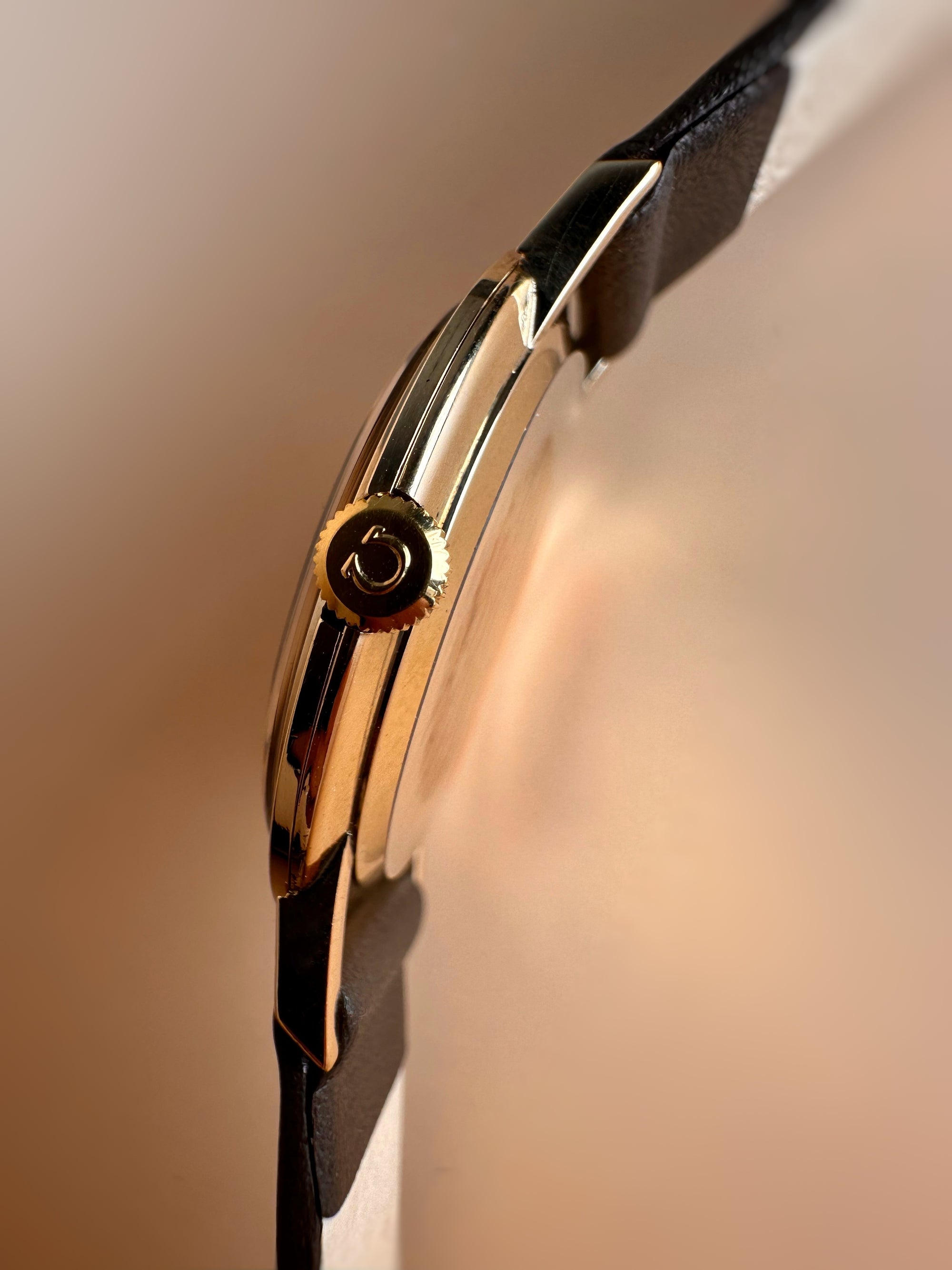 Fabulous early 70s Gents Omega De Ville Ultra Slim Solid 9ct Yellow Gold Cased In London 1971  – REF: 111.5022