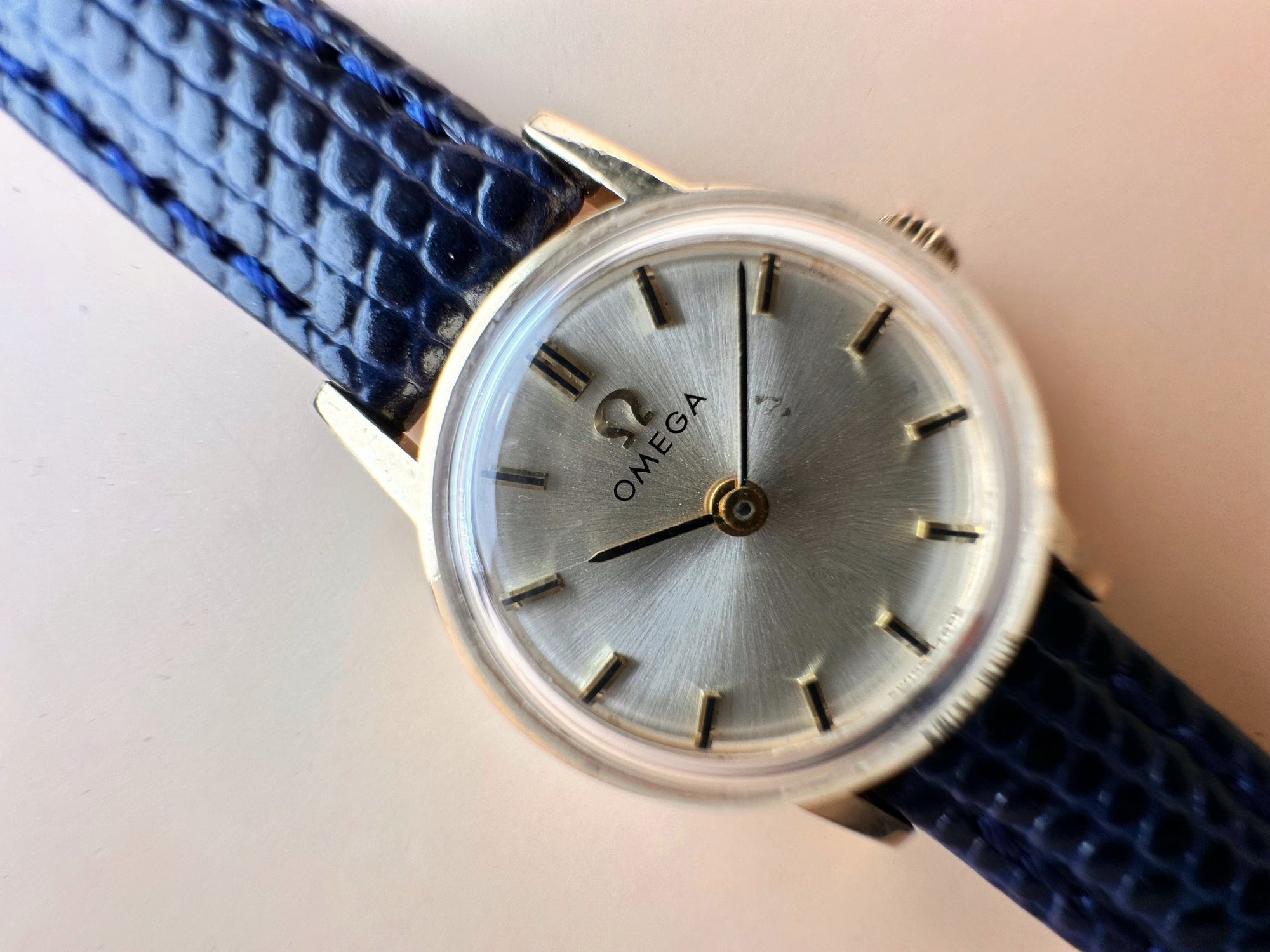 Solid 9ct Yellow Gold Ladies  Vintage 
Omega  Reference 511.5002 1968