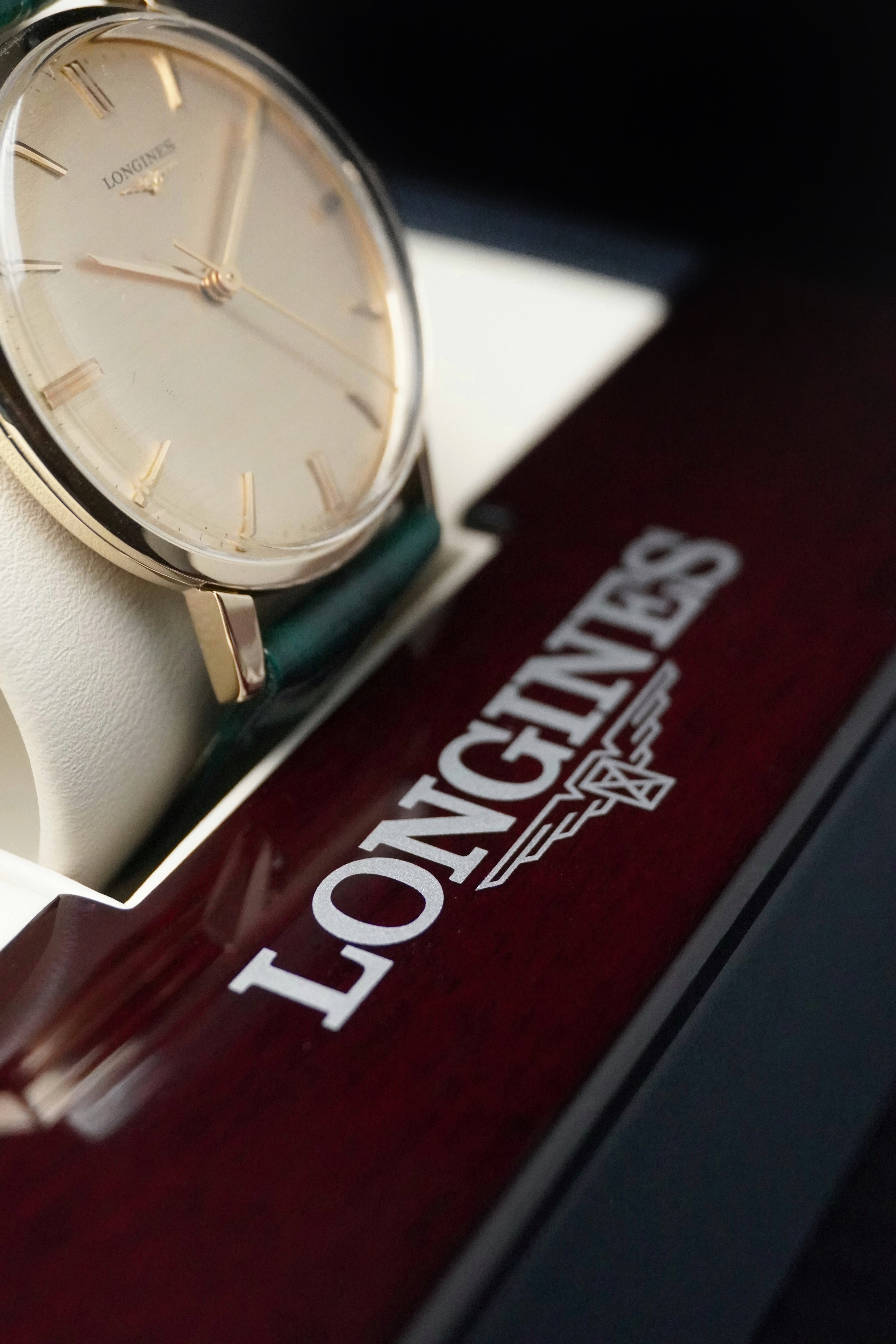 Vintage Longines 9ct Yellow Gold Men’s Watch – Calibre 6942 Manual Wind Vintage Swiss Dress Watch (35mm)