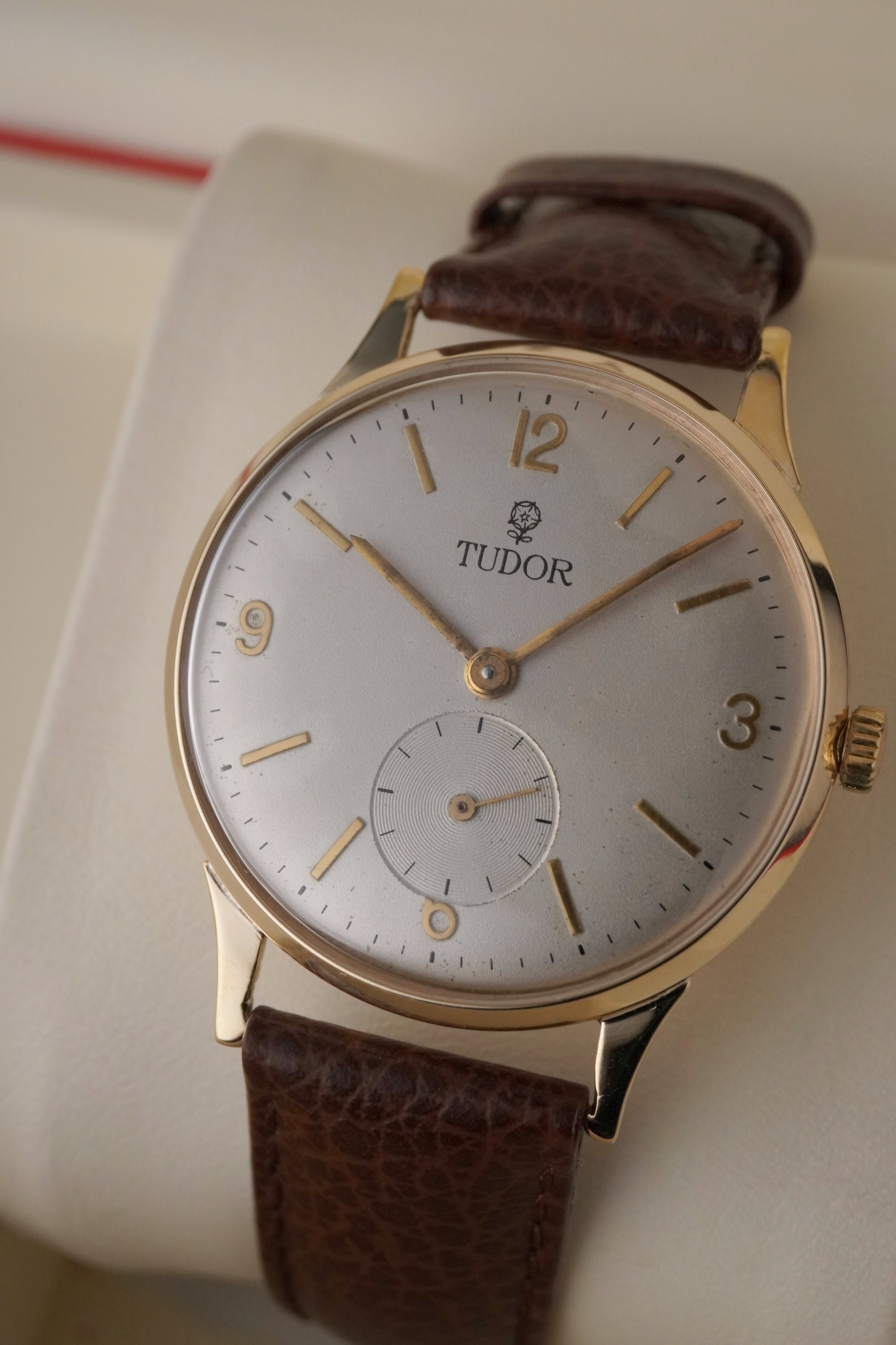 Exceptional Condition Tudor Gents 9ct Solid Yellow Gold Dress Watch -Sub Seconds – Manual Wind – Mid 1960s