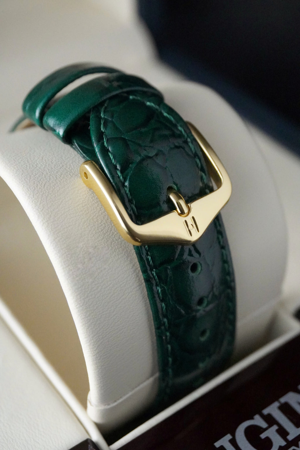 Vintage Longines 9ct Yellow Gold Men’s Watch – Calibre 6942 Manual Wind Vintage Swiss Dress Watch (35mm)