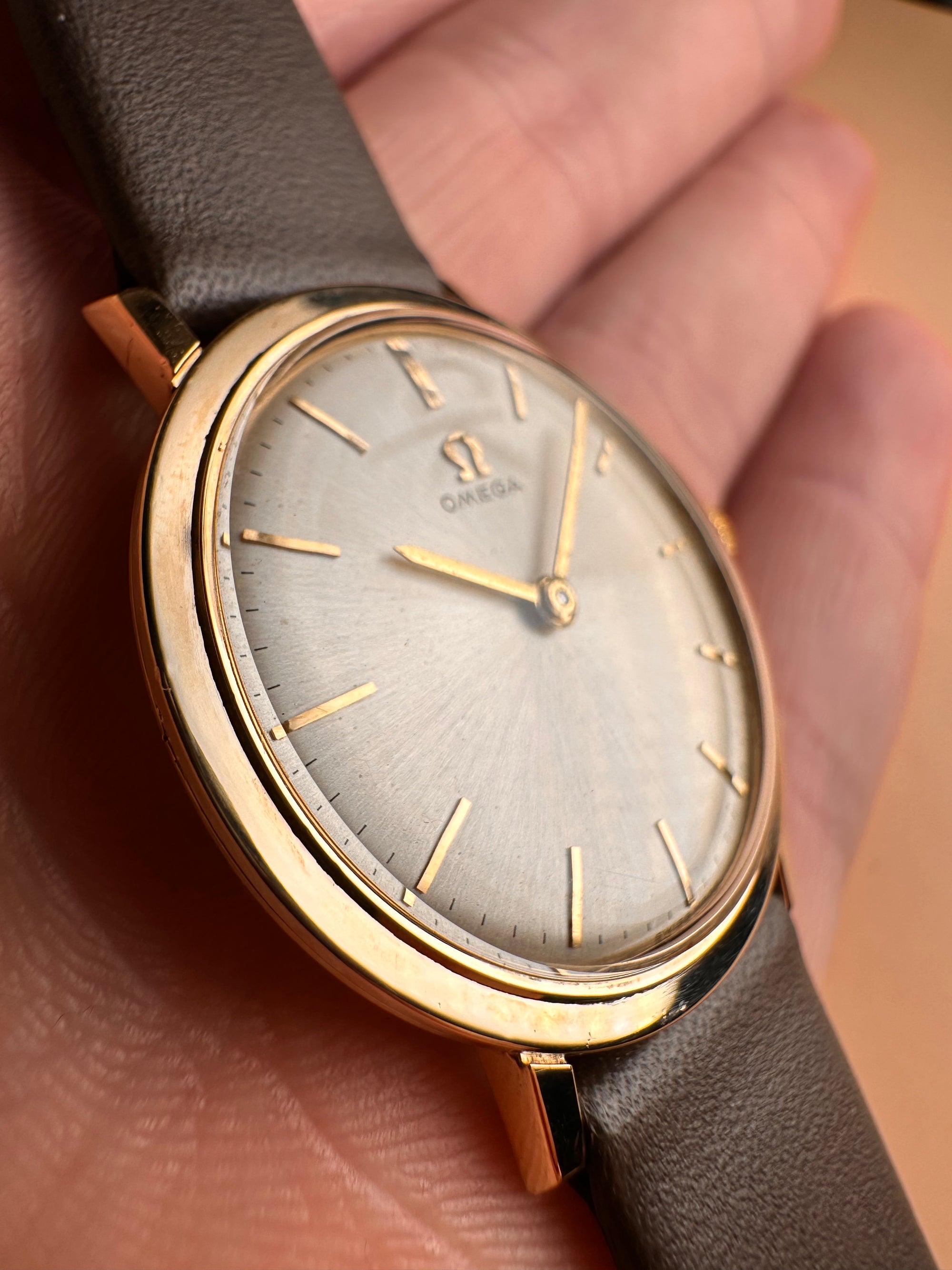 Fabulous early 70s Gents Omega De Ville Ultra Slim Solid 9ct Yellow Gold Cased In London 1971  – REF: 111.5022