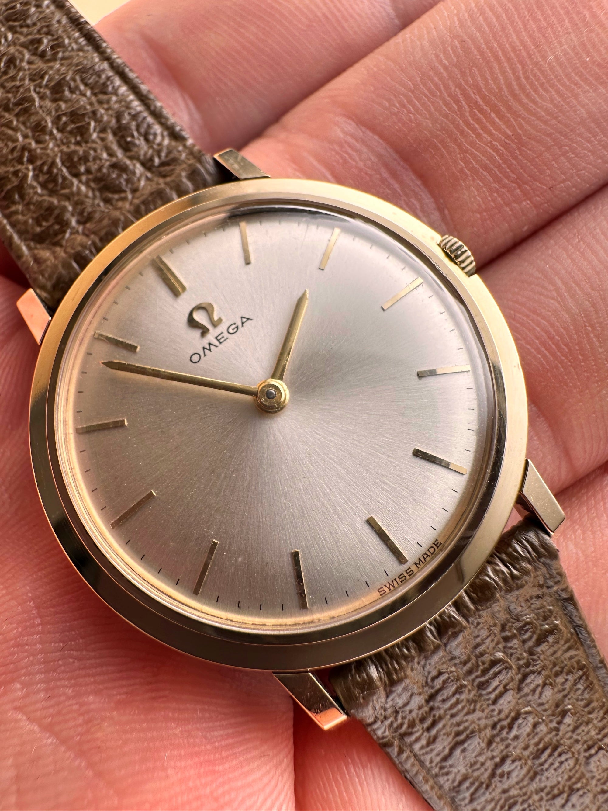 Fabulous 1960s Full Set - Vintage Omega Solid 9ct Yellow Gold Gents Dress Watch with Solid 9ct Gold Buckle