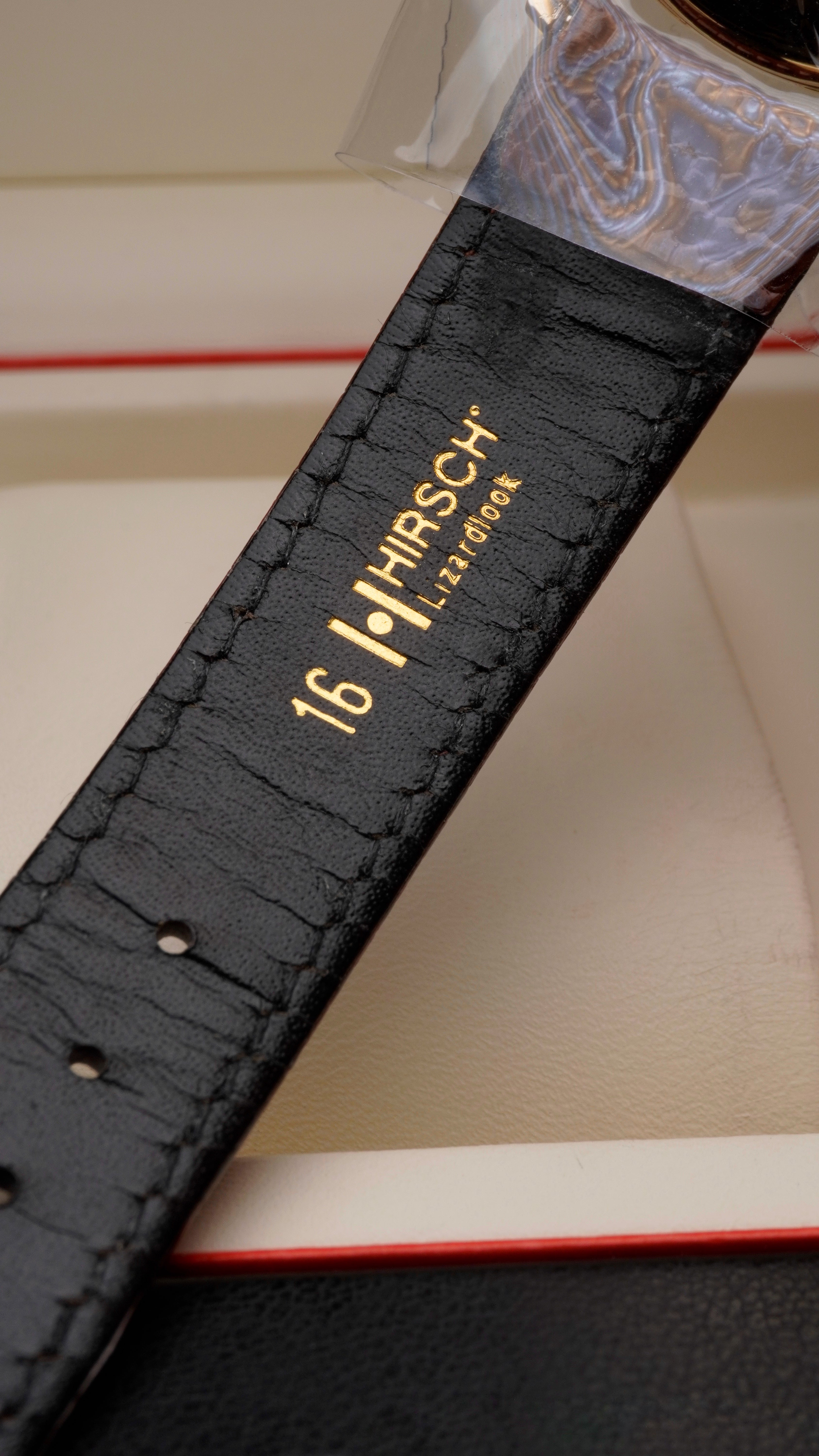 Early 70s Vintage Tudor Gents Dress Watch – Solid 9ct Yellow Gold – “Nid d’Abeille” Honeycomb Dial – Small Rose – Manual Wind