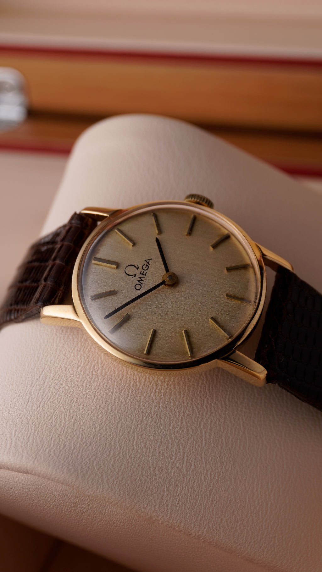 Omega 511.5137 Ladies 9ct Yellow Gold – 29mm – Manual Wind Calibre 625