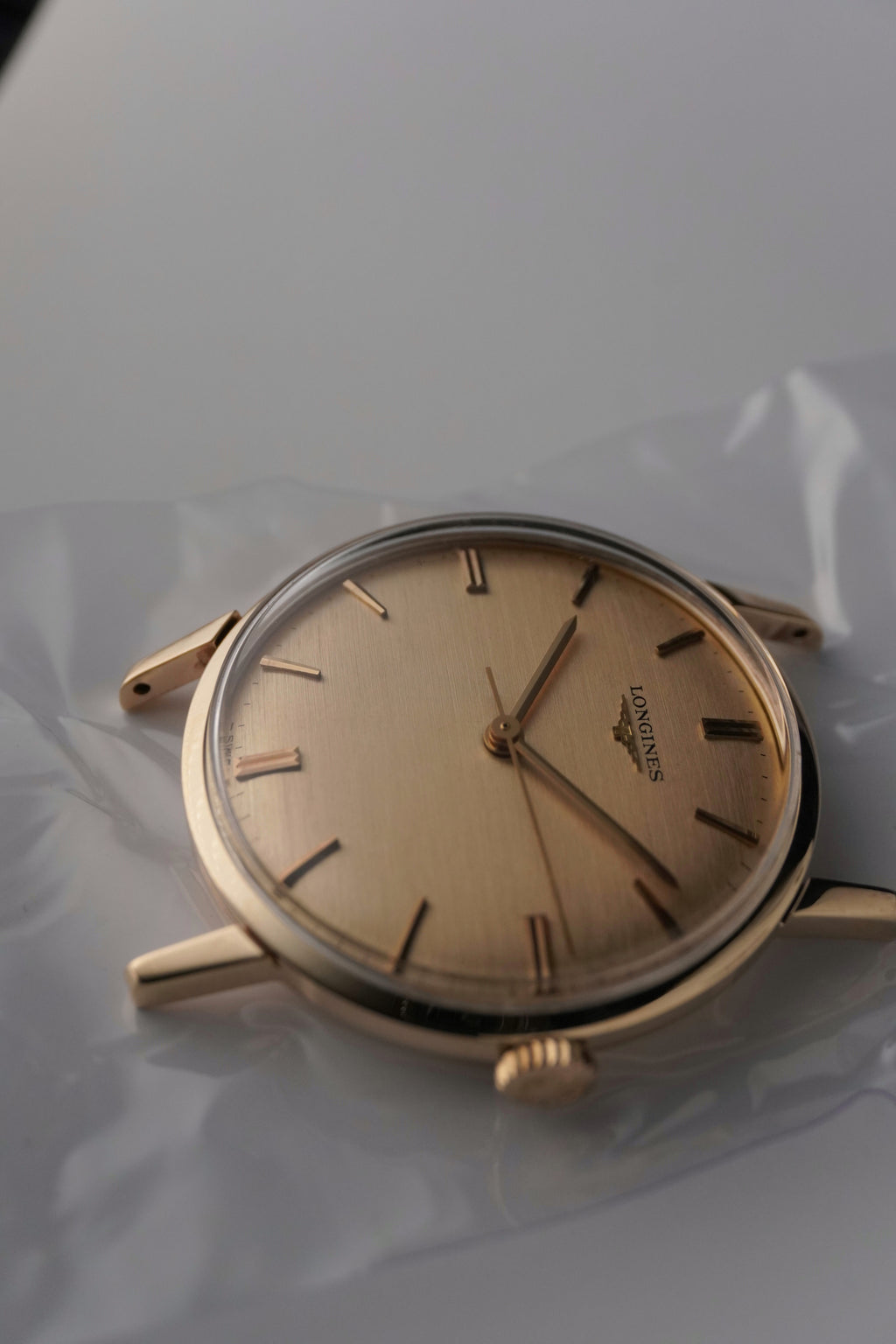 Vintage 9ct Yellow Gold Longines watch with green strap and beige face in Longines Box 