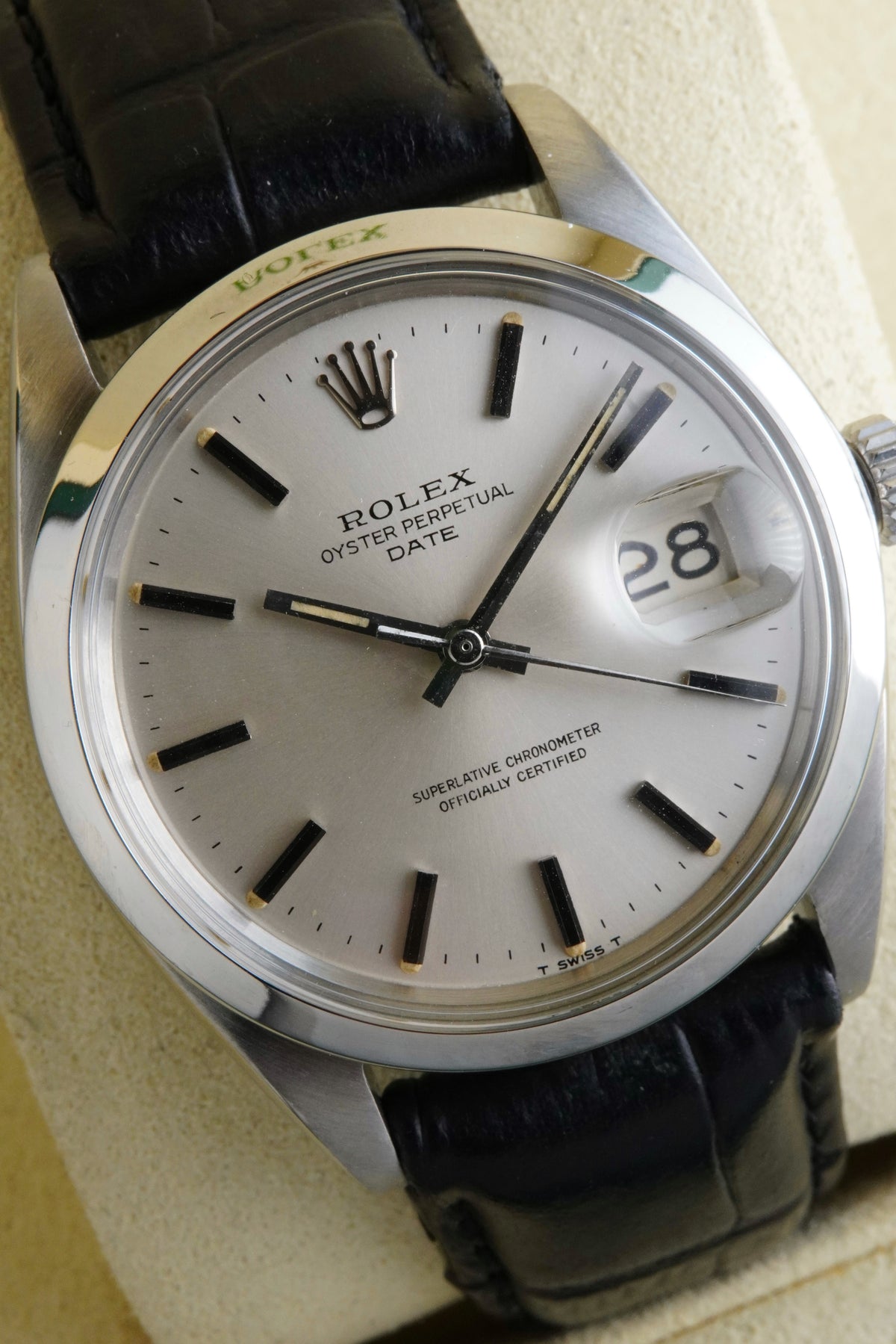 1969 Rolex Ref: 1500 Oyster Perpetual Date Superlative Chronometer