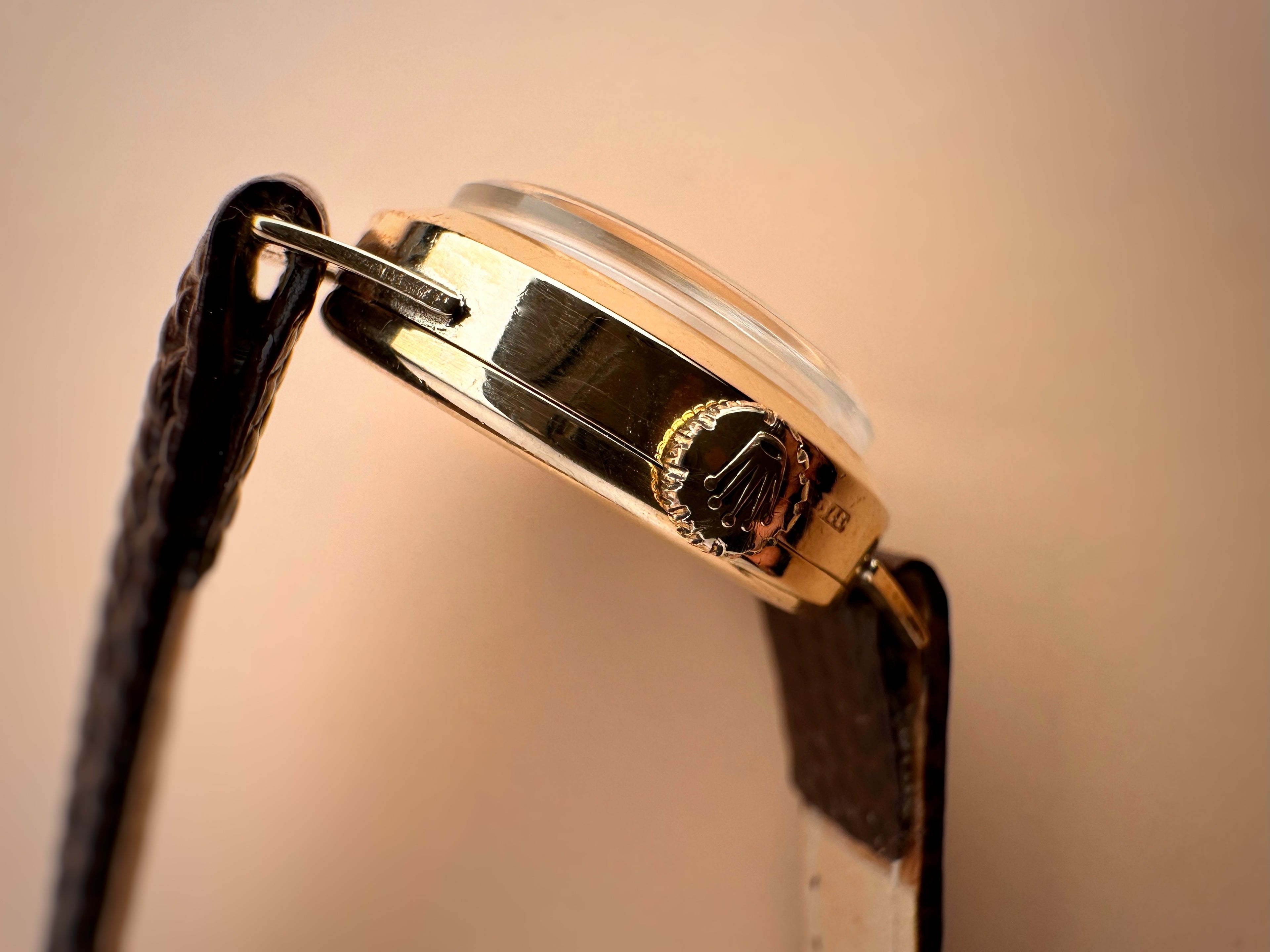 Exceptional Fancy Lugs B.W.C Case Solid 9ct Yellow Gold Ladies Tudor Mechanical Watch 60s
