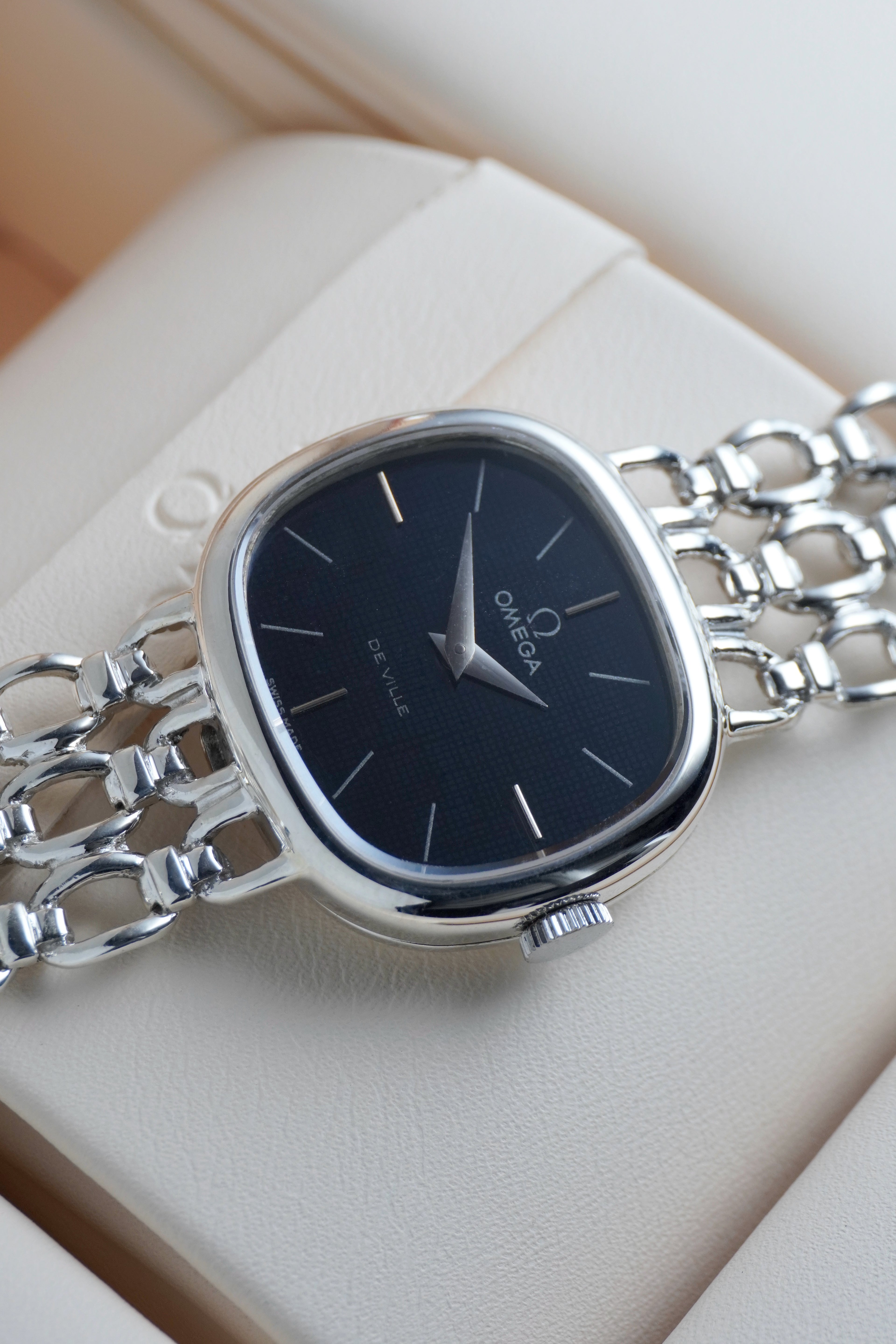 Omega De Ville Ladies Jeux d’Argent Watch – Blue Mosaic Dial – Solid 925 Sterling Silver – Manual Wind Cal. 625 (6” bracelet )