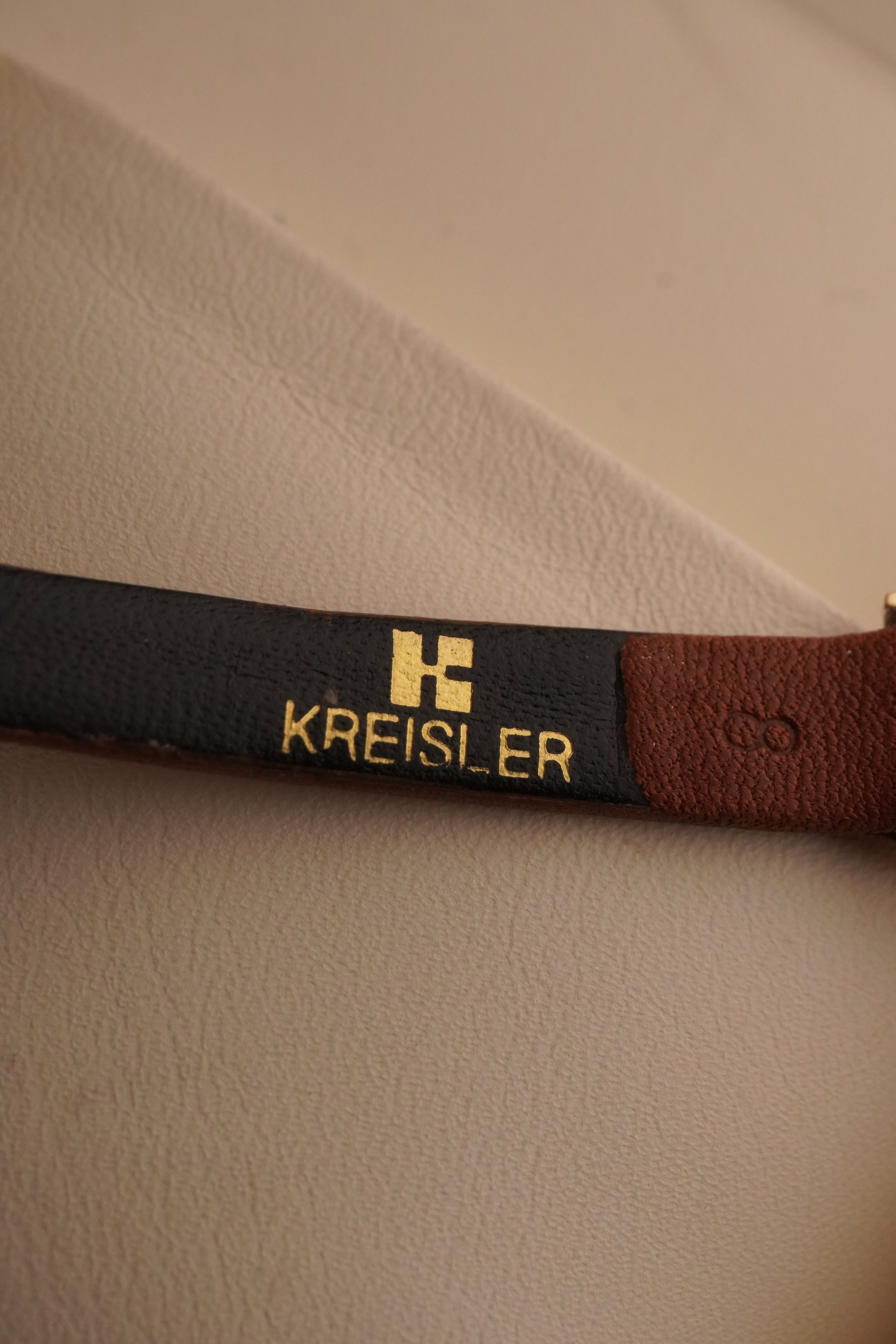 Extremely Rare Ladies Triple-Signed Tudor 18K Solid Yellow Gold Dress Watch (1960s) Cadran strié vertical