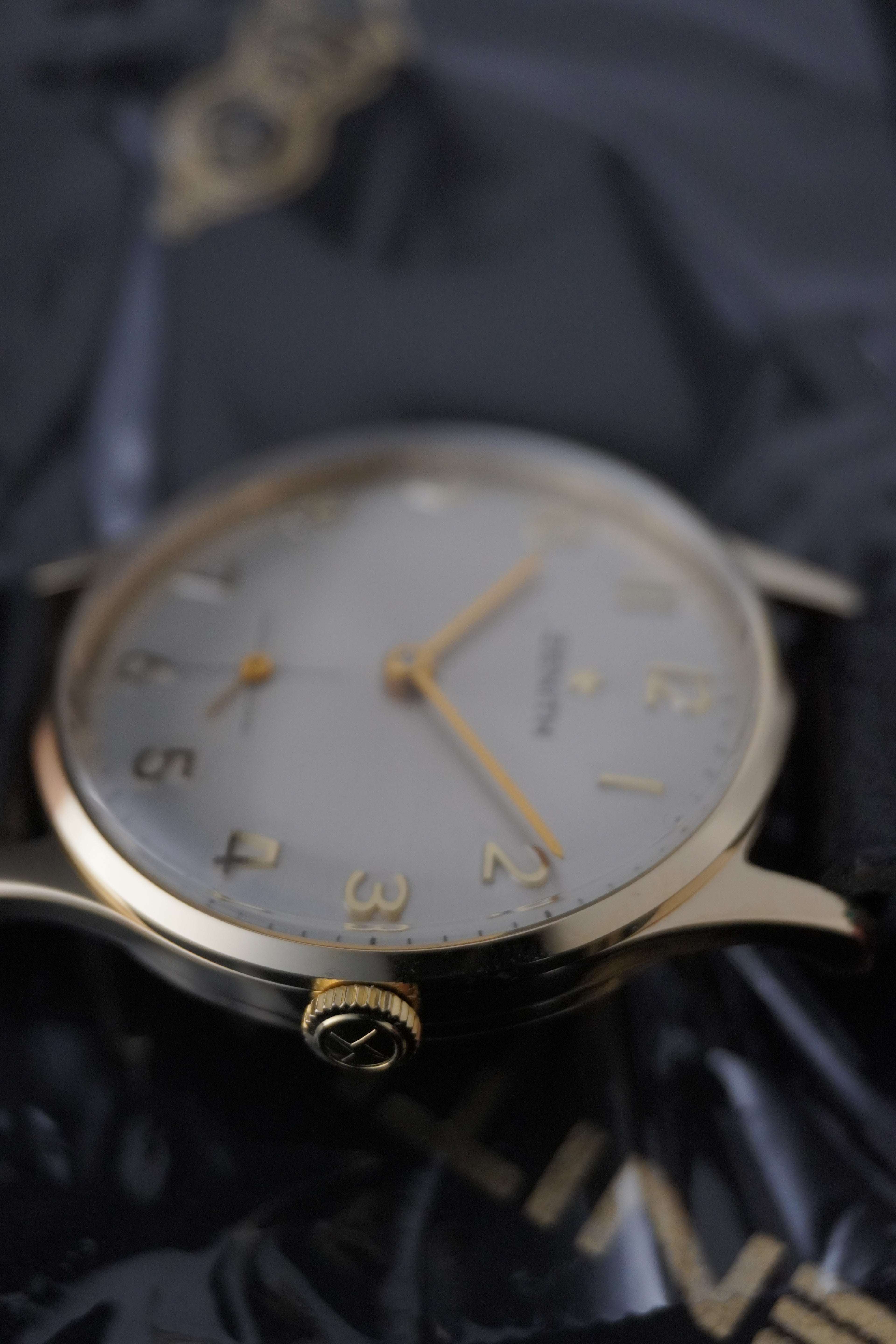 Mint Solid 9ct Yellow Gold Zenith 1960s Gents  Manual Wind Watch – Cal. 2531 – S. Sackman & Sons Case – Full Set with Box & Papers Star Logo