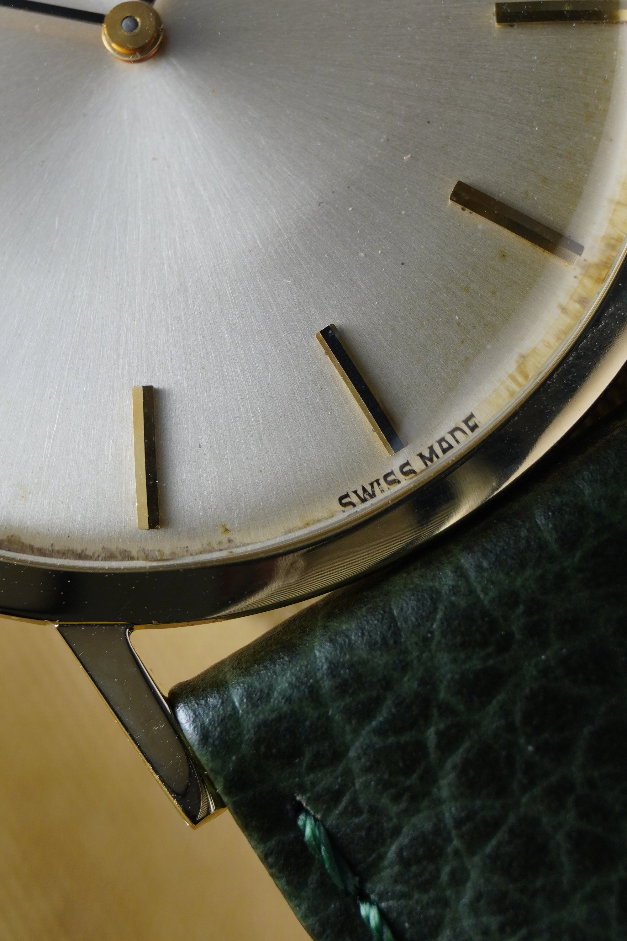 A Refined and Elegant 1970s Gents Omega Dress Watch in Solid 14k Gold – Featuring a Rare Ross Case (US MARKET)