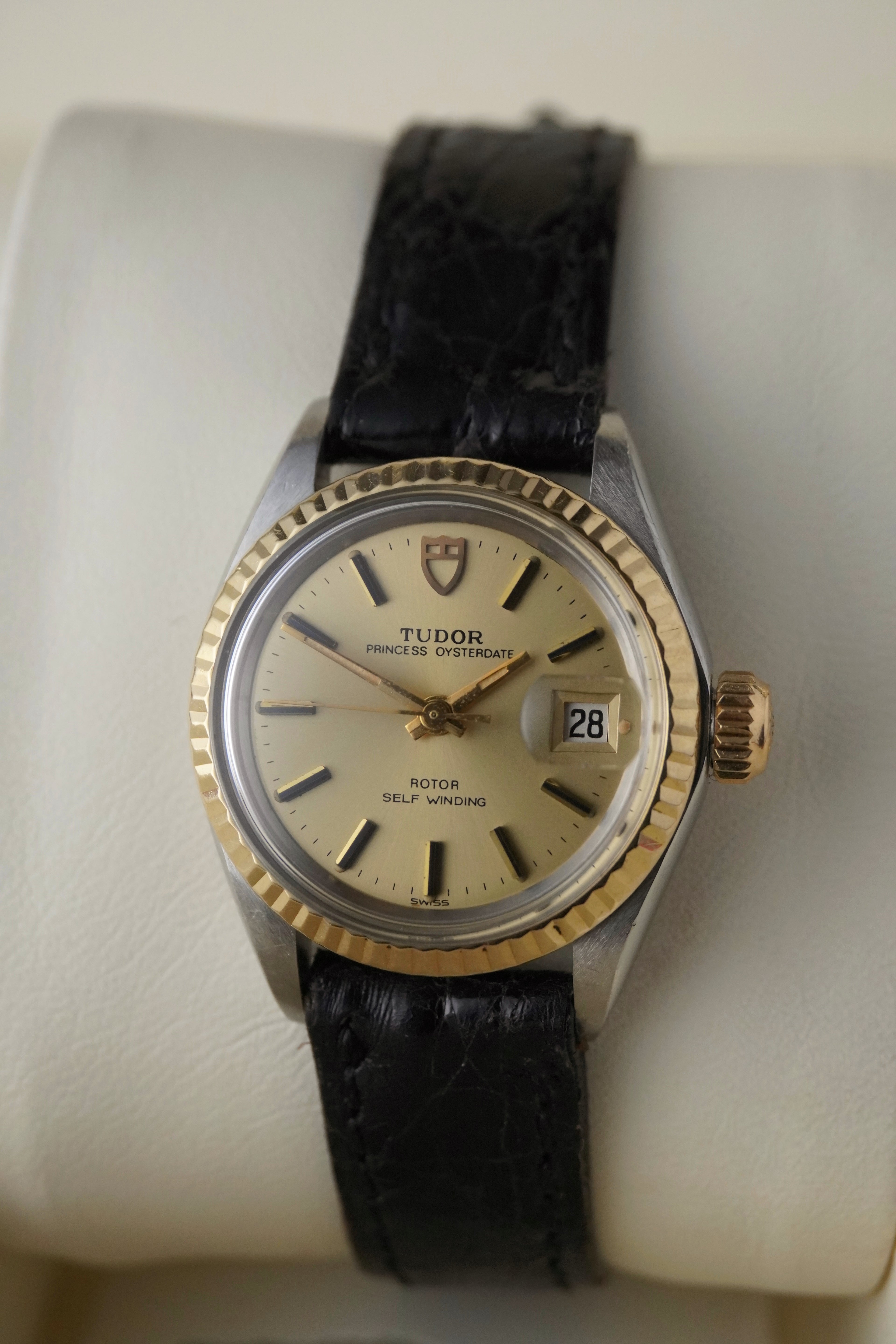 Ladies Mid 80s Tudor\Rolex Princess Automatic Oysterdate Solid 18ct Fluted Yellow Gold Bezel Ref: 92413 Quick Set