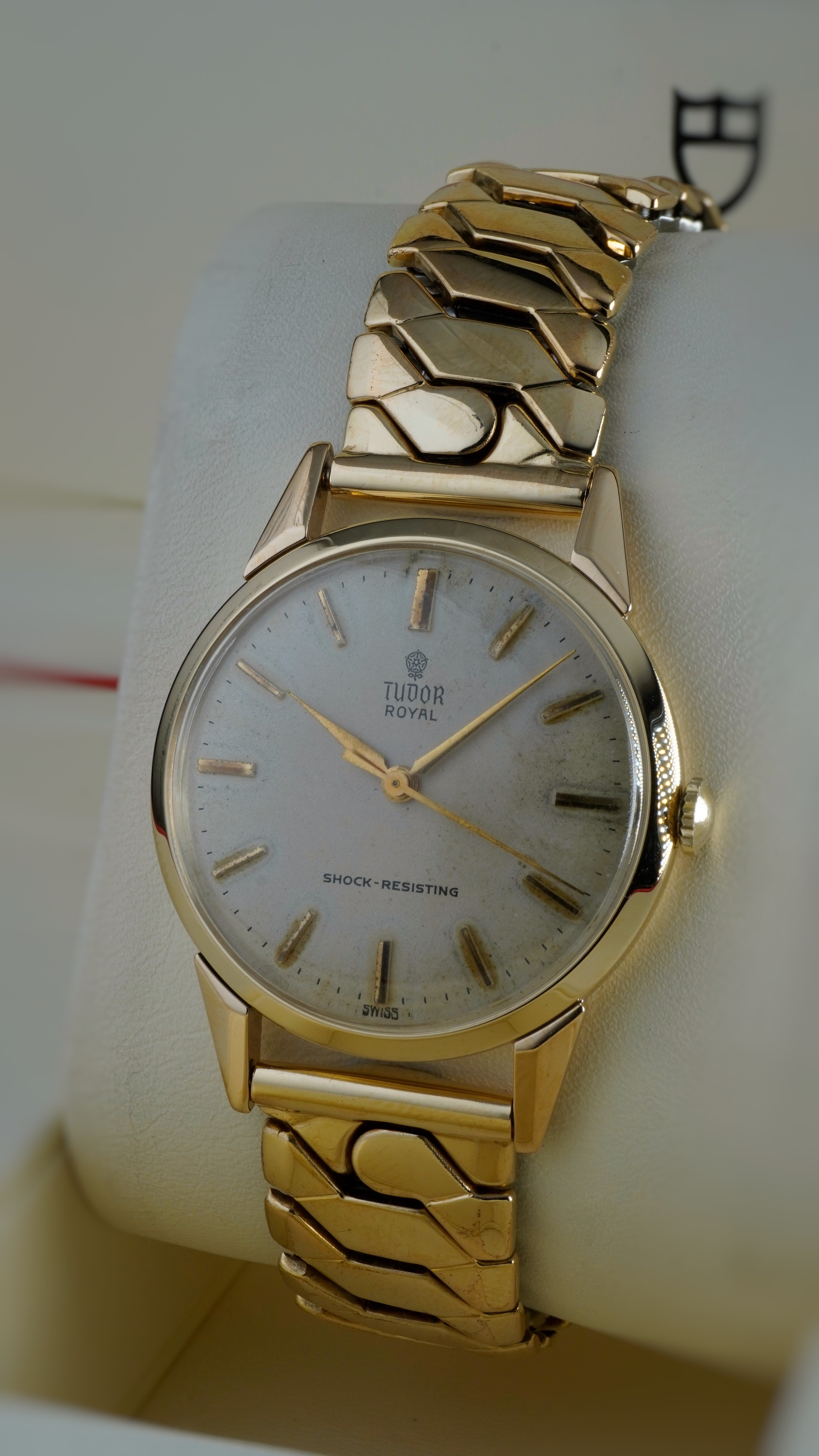 Vintage Tudor Royal Shock Resisting– 9ct Solid Yellow Gold Rolex-Made Case – Manual Wind – 35mm – c.1970s