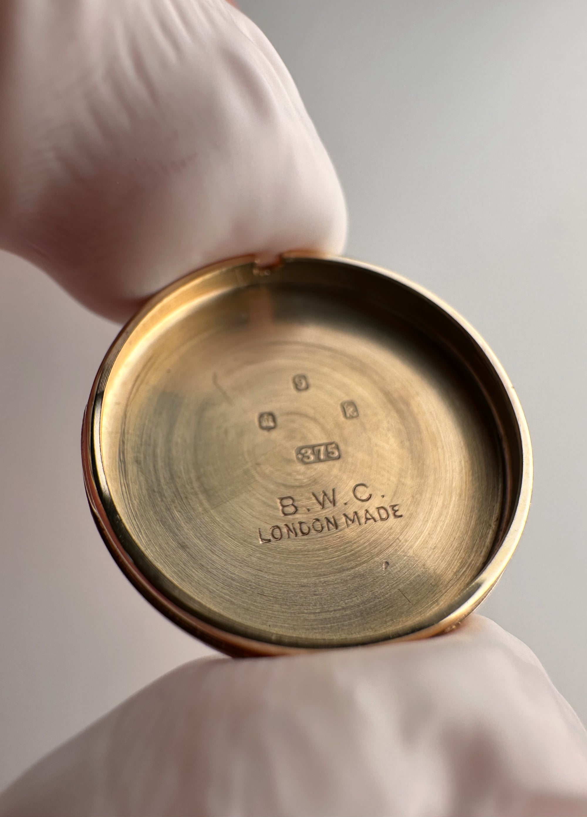 Exceptional Fancy Lugs B.W.C Case Solid 9ct Yellow Gold Ladies Tudor Mechanical Watch 60s
