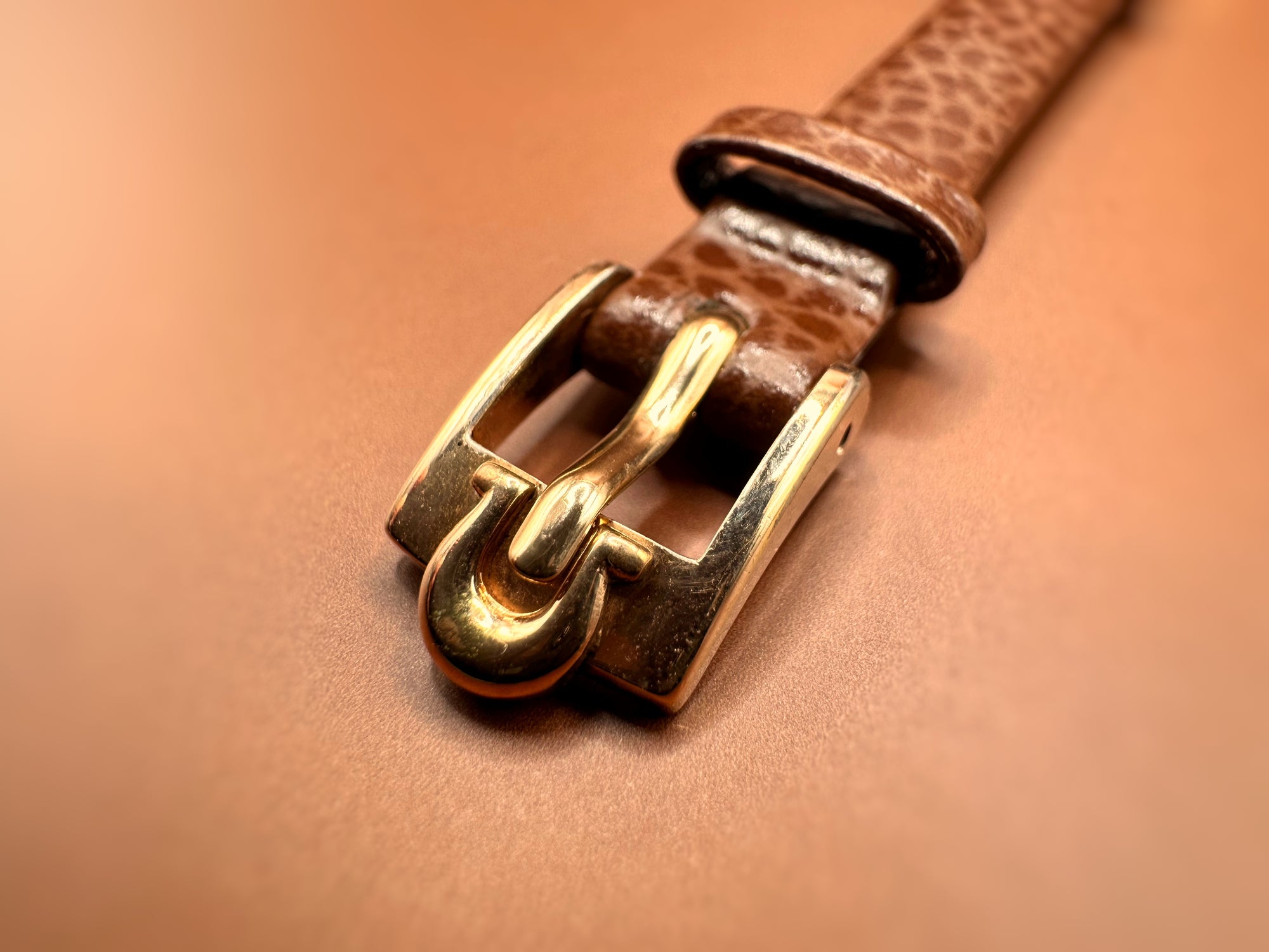 Attractive Solid 18ct Yellow Gold Ladies Omega  Vintage From early 50s Rare Hour Index