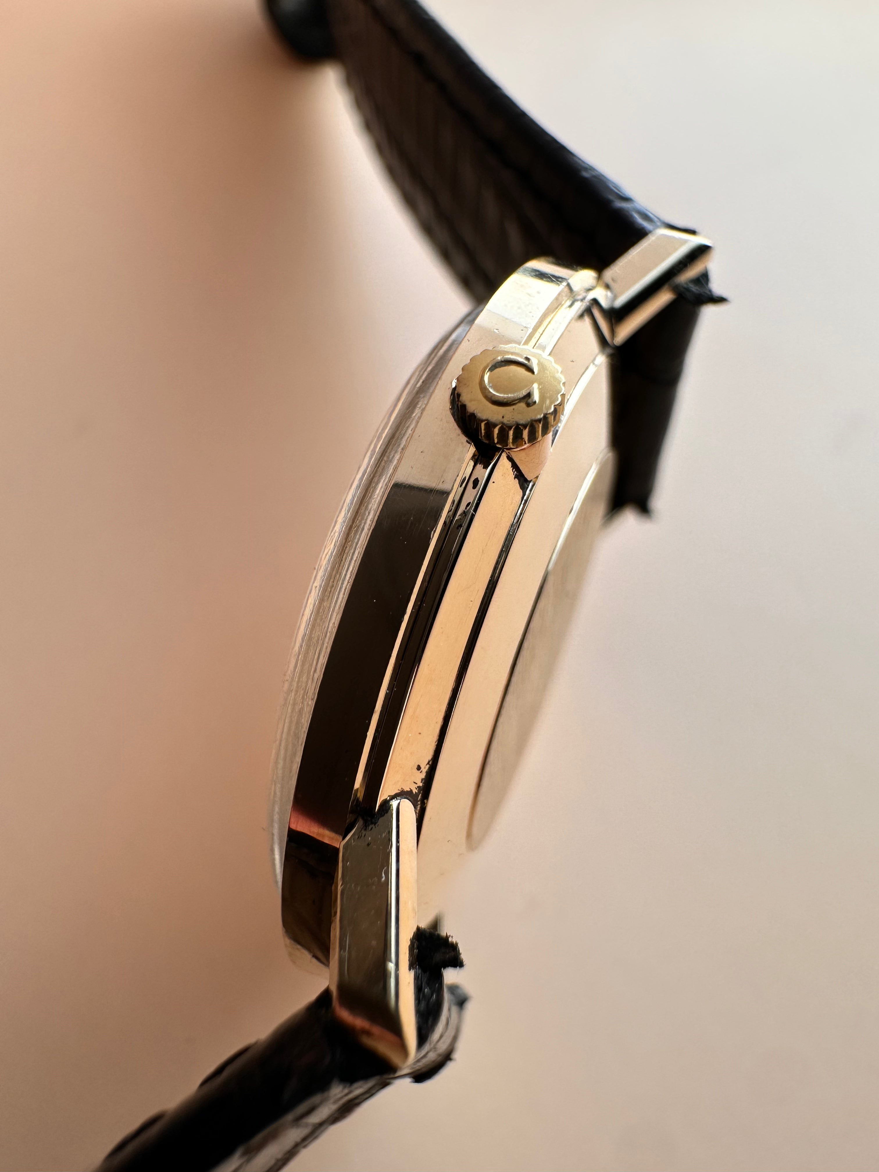 Vintage Omega De Ville Solid 9ct Yellow Gold Ultra Slim Gents Watch  1960s Reference 111.5067