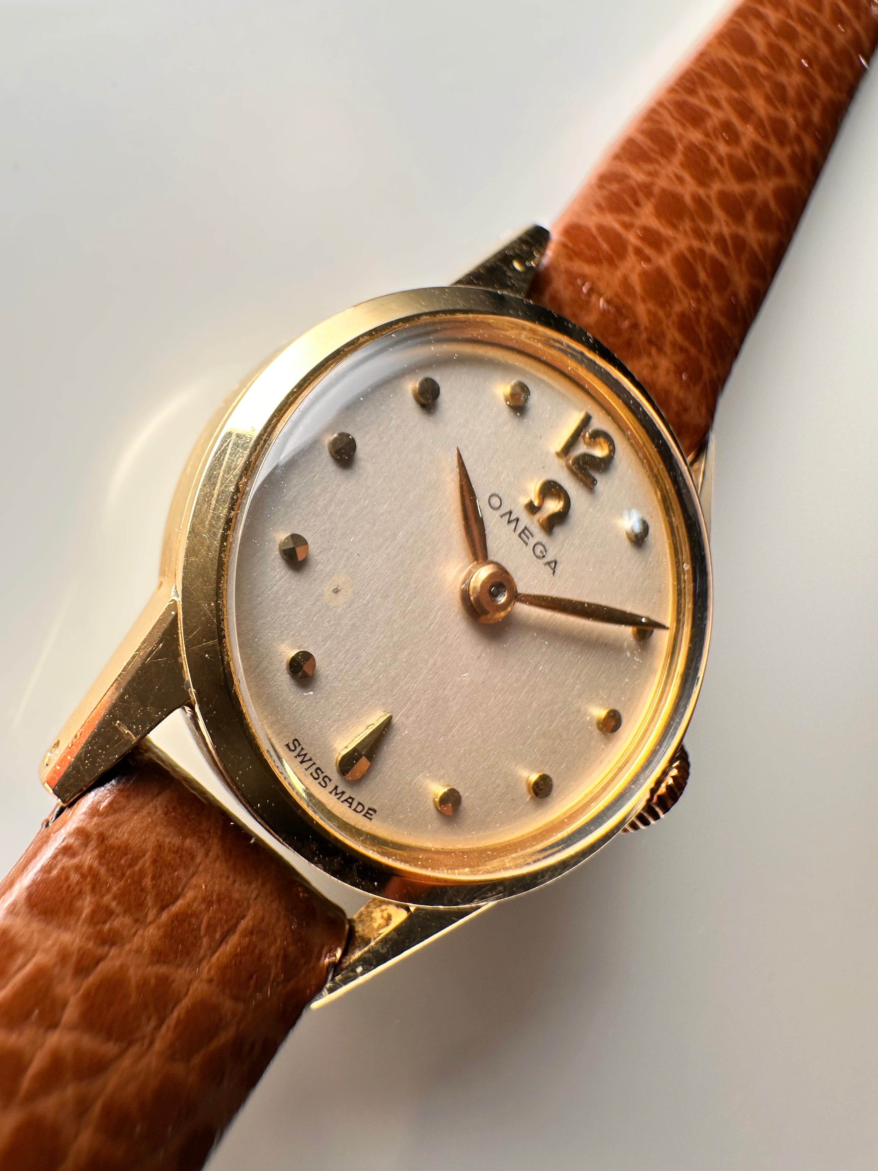 Attractive Solid 18ct Yellow Gold Ladies Omega  Vintage From early 50s Rare Hour Index