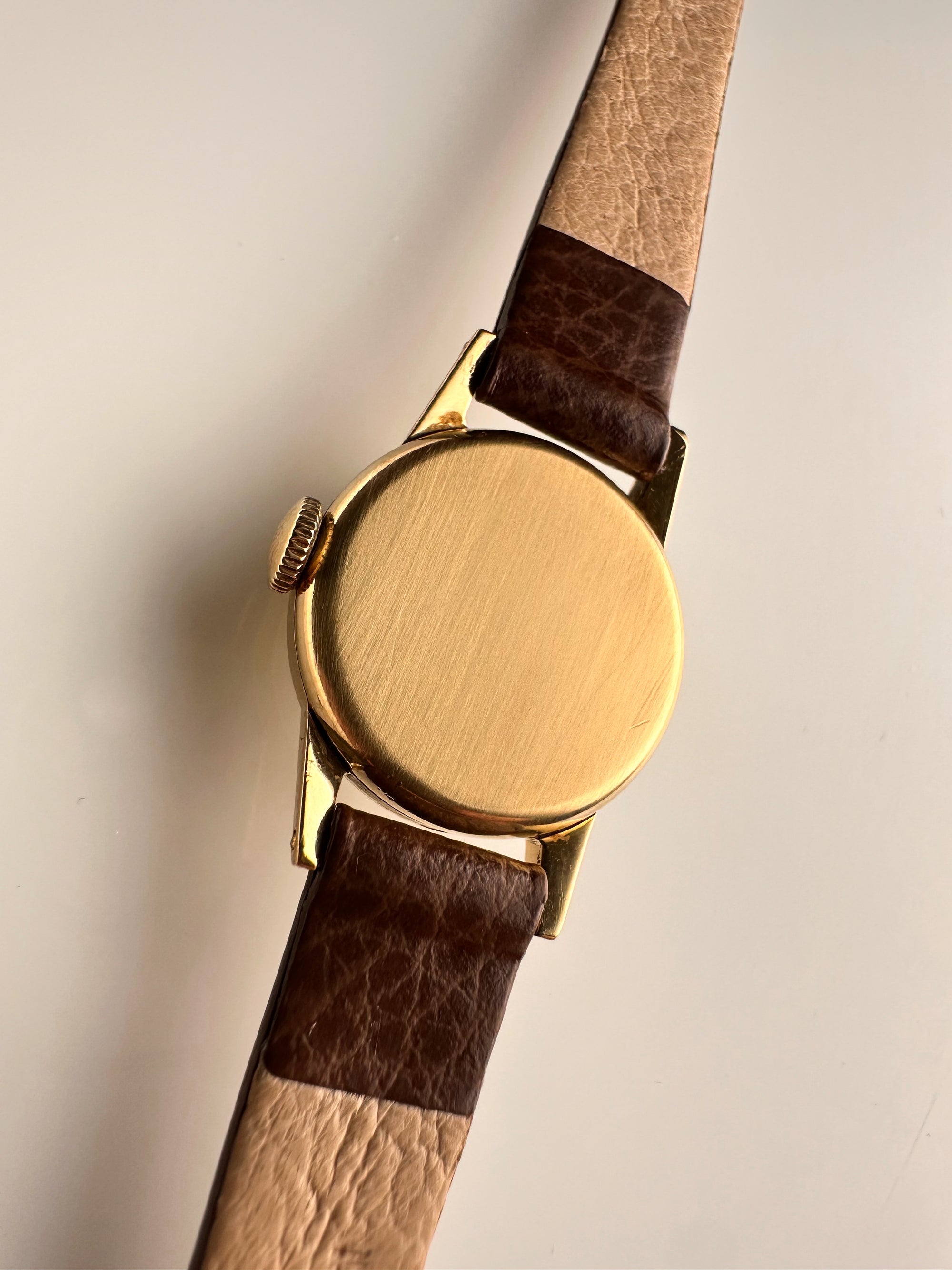 Attractive Solid 18ct Yellow Gold Ladies Omega  Vintage From early 50s Rare Hour Index