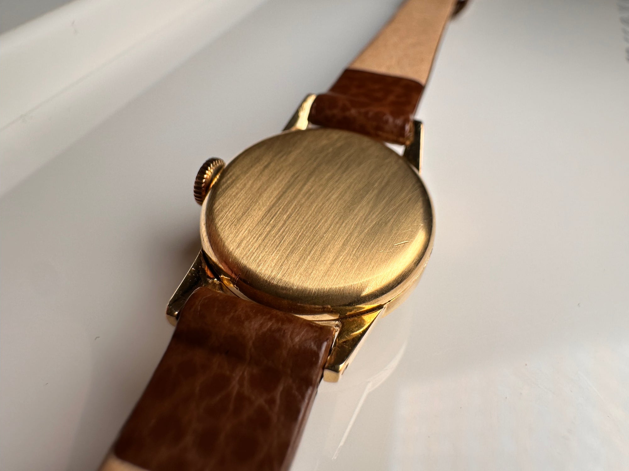 Attractive Solid 18ct Yellow Gold Ladies Omega  Vintage From early 50s Rare Hour Index