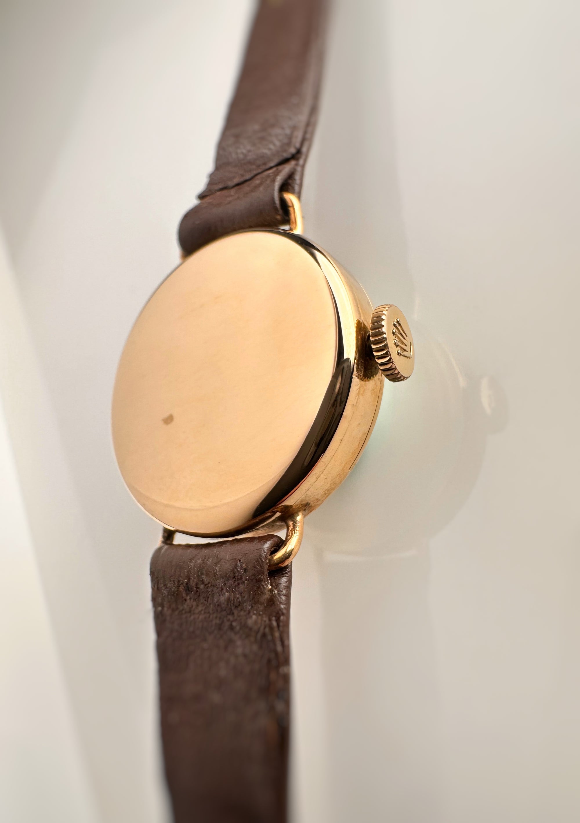 Reloj mecánico Tudor vintage de oro amarillo de 9 quilates para mujer, finales de los años 60