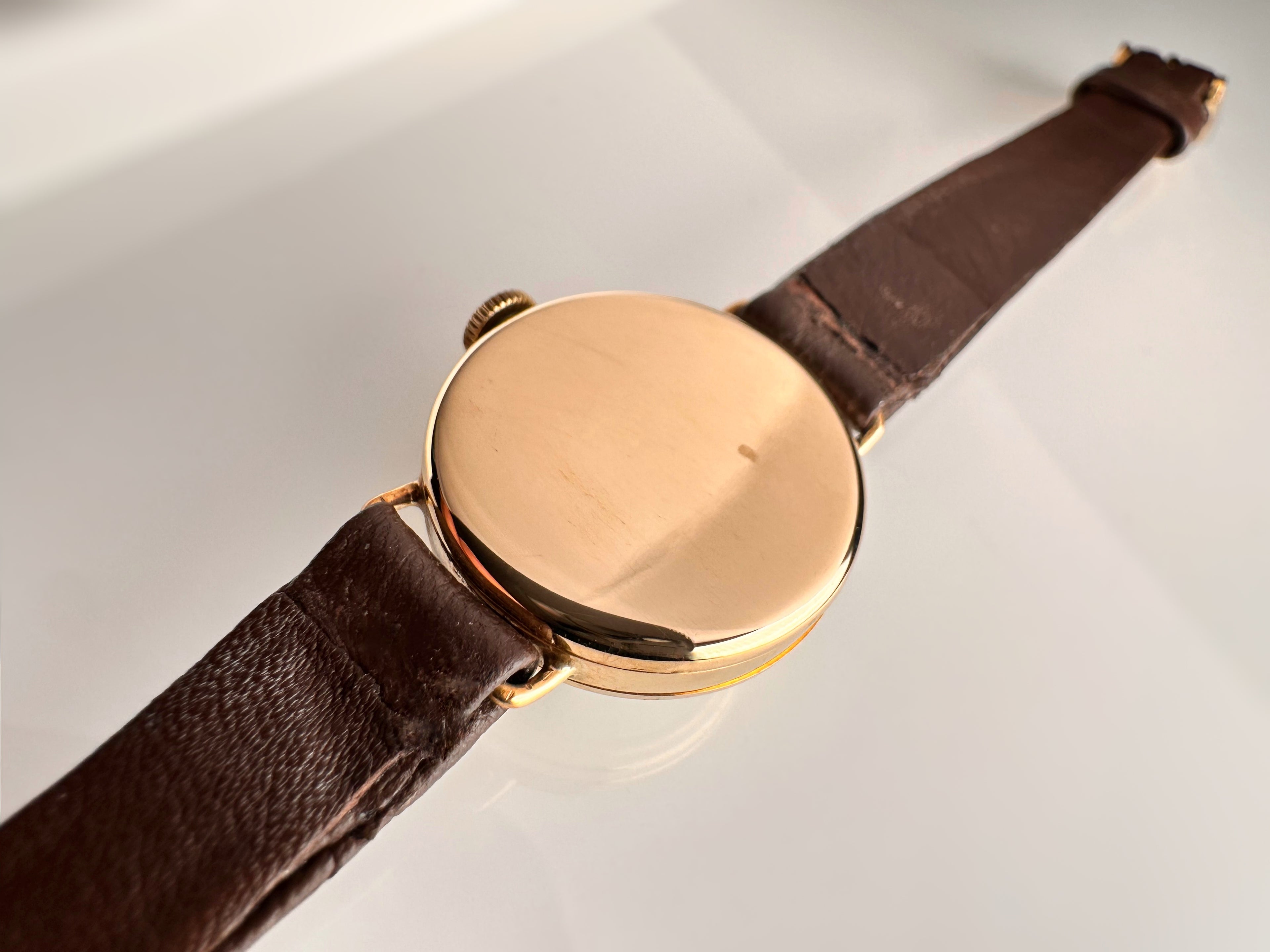 B&S Case Solid 9ct Yellow Gold Ladies Tudor Mechanical Watch Vintage Late 60s